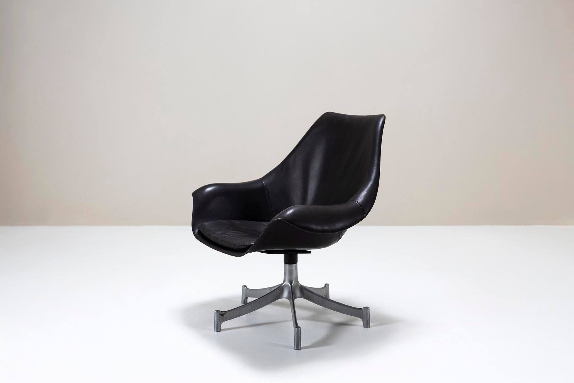 Jørgen_Lund_&_Ole_Larsen_Model_932_Office_Chair_for_Bo-Ex,_1965,_Denmark