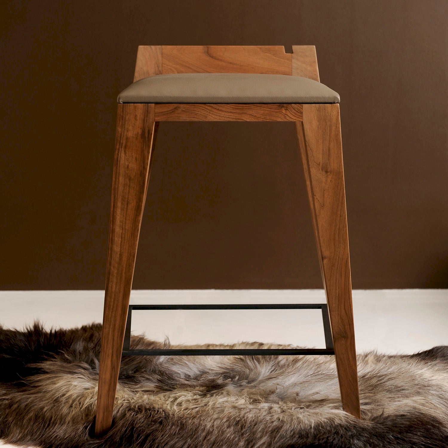om16.1_walnut_counter_stool_single_bespoke_unit