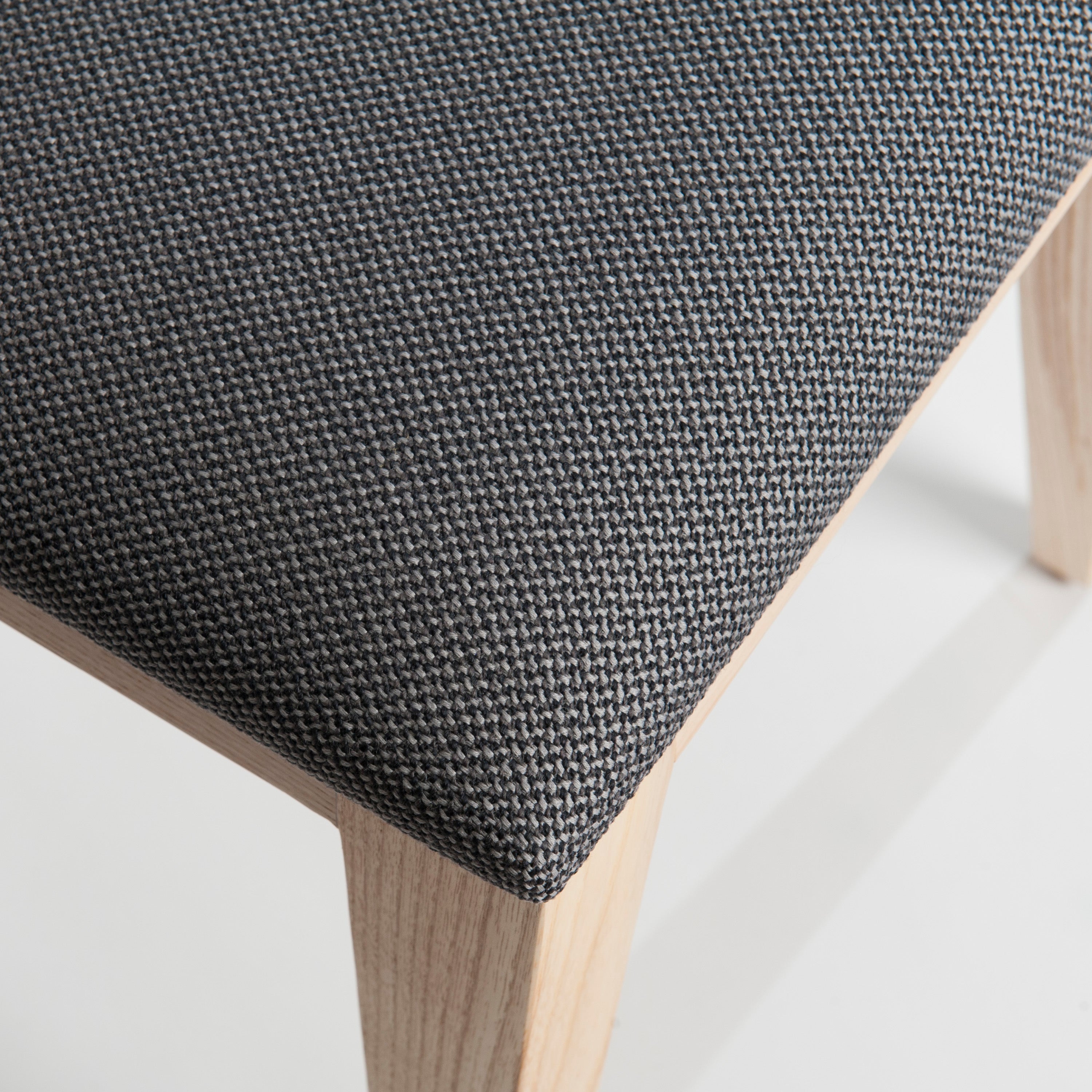 om16.2_Natural_solid_ash_stool