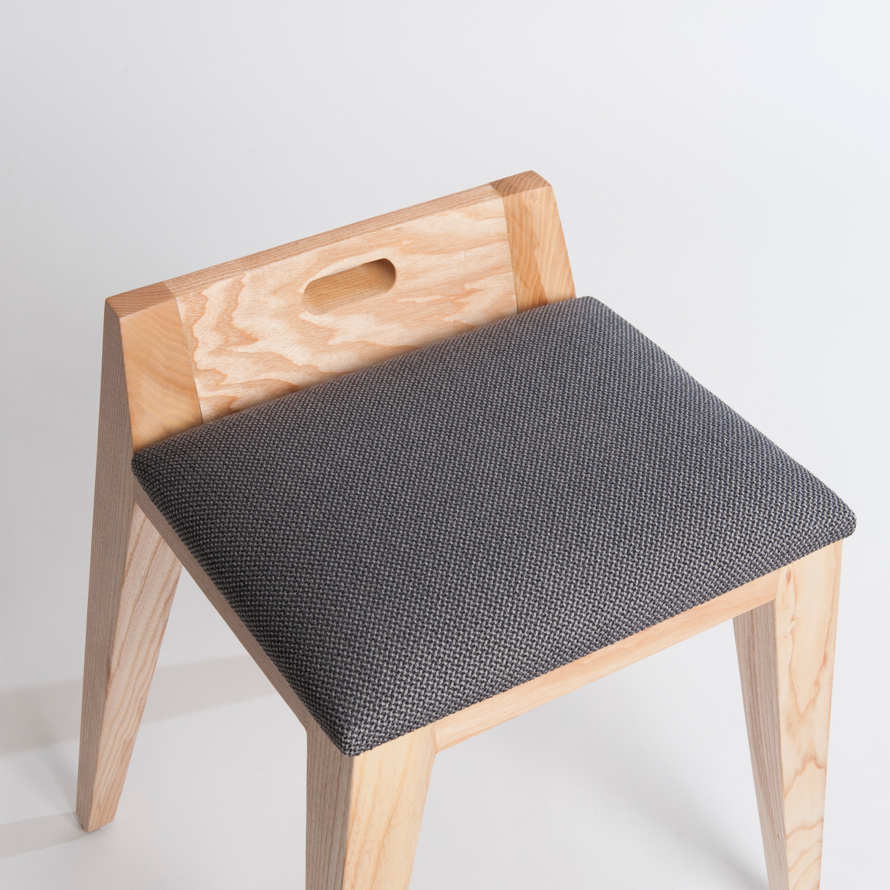 om16.2_Natural_solid_ash_stool
