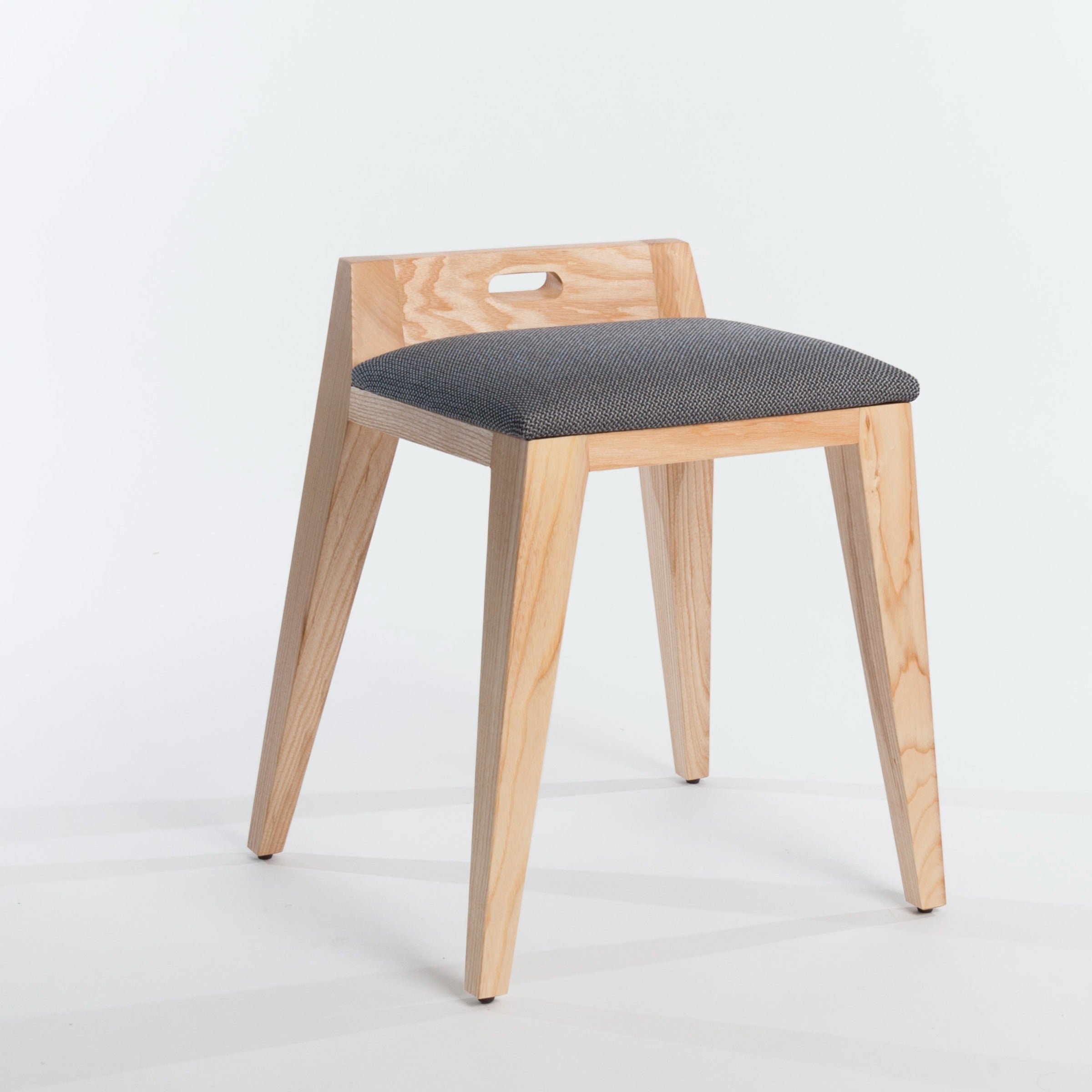 om16.2_Natural_solid_ash_stool