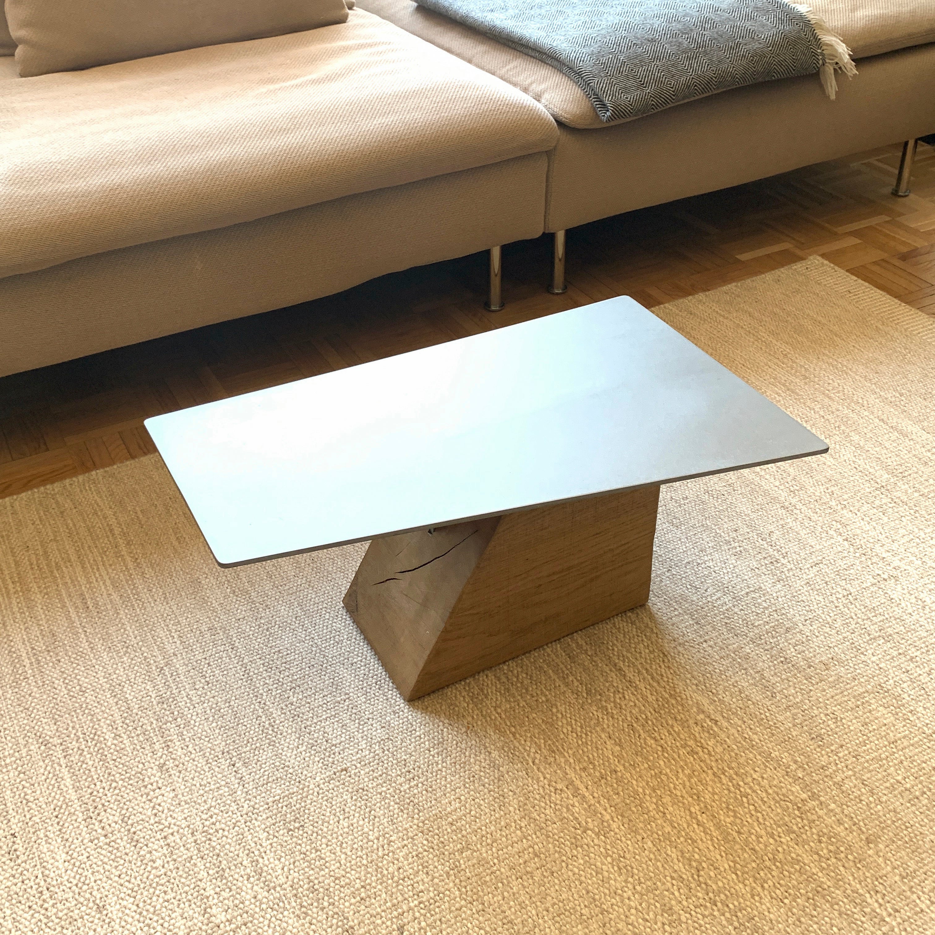 om21_side_night_table