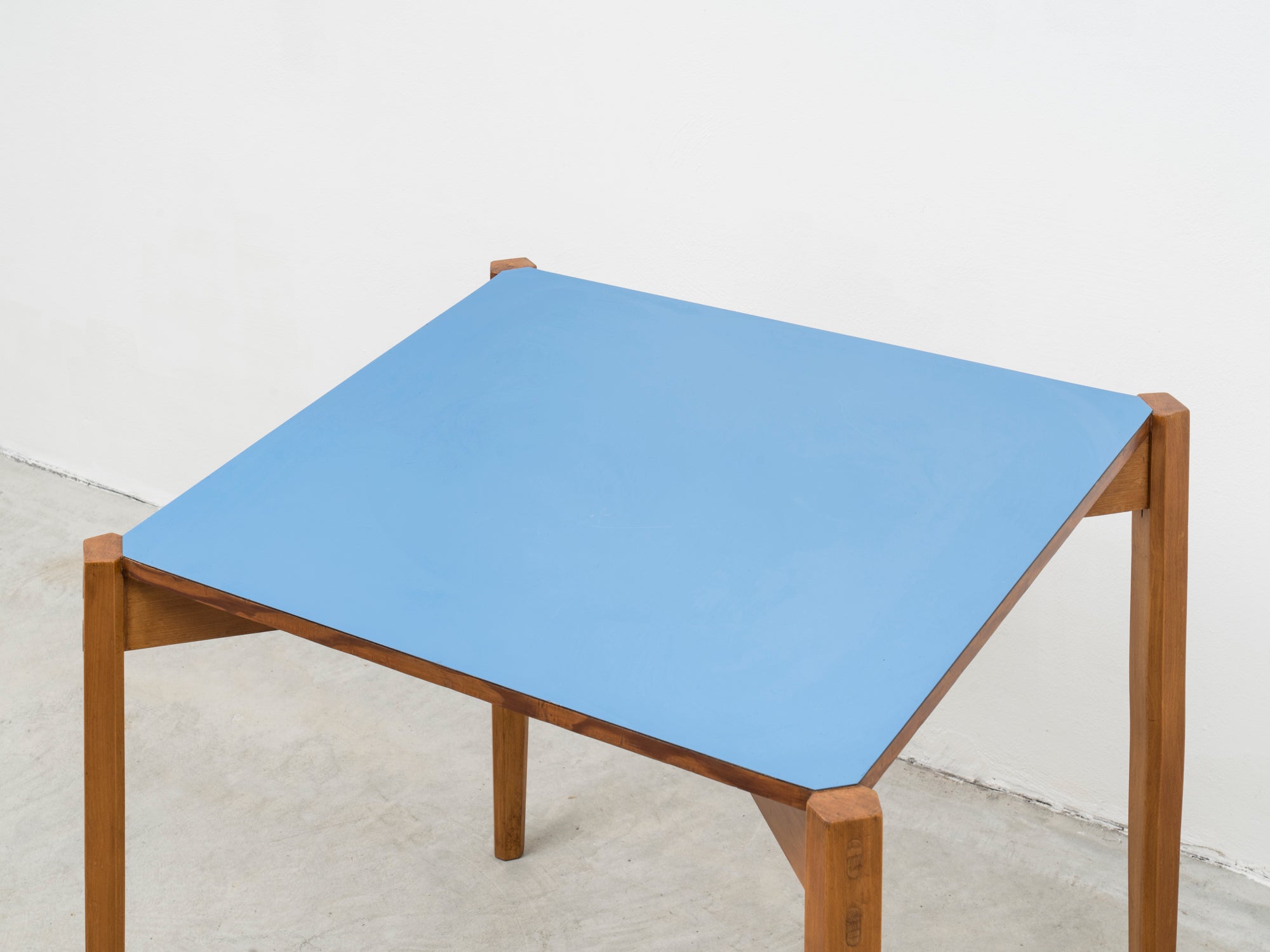 One-off_game_or_dining_table_by_Giulio_Alchini