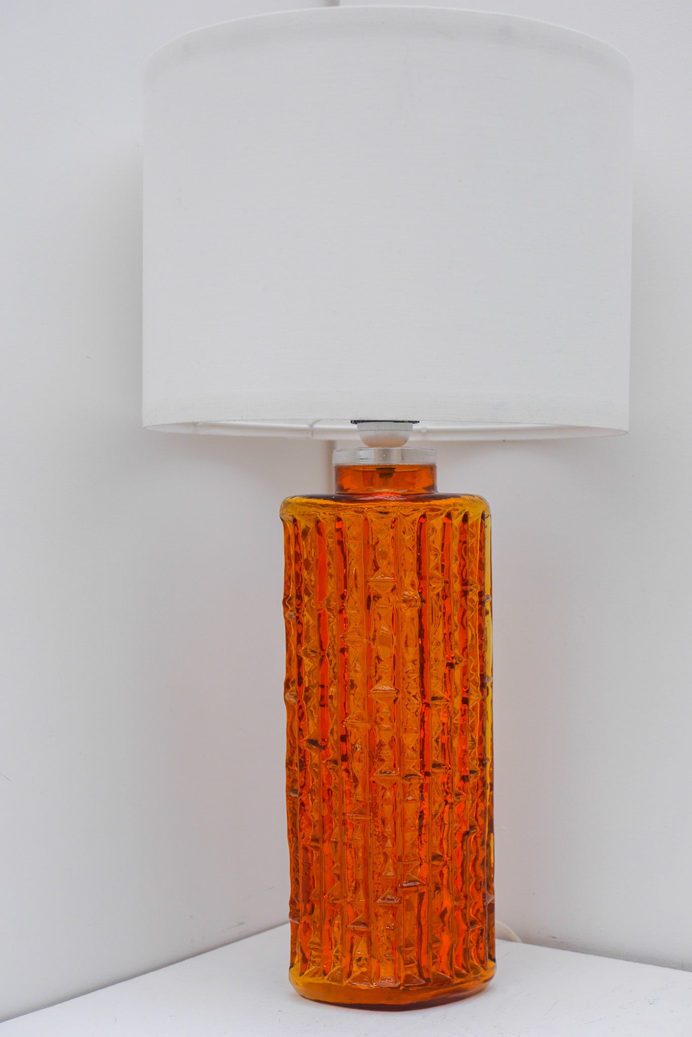 Orrefors_RD_1461_Glass_Table_Lamp_by_Gustav_Leek,_Orange_Glass,_Sweden,_1960s