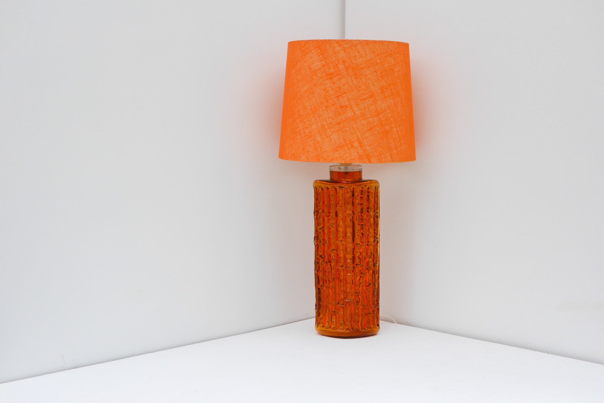 Orrefors_RD_1461_Glass_Table_Lamp_by_Gustav_Leek,_Orange_Glass,_Sweden,_1960s