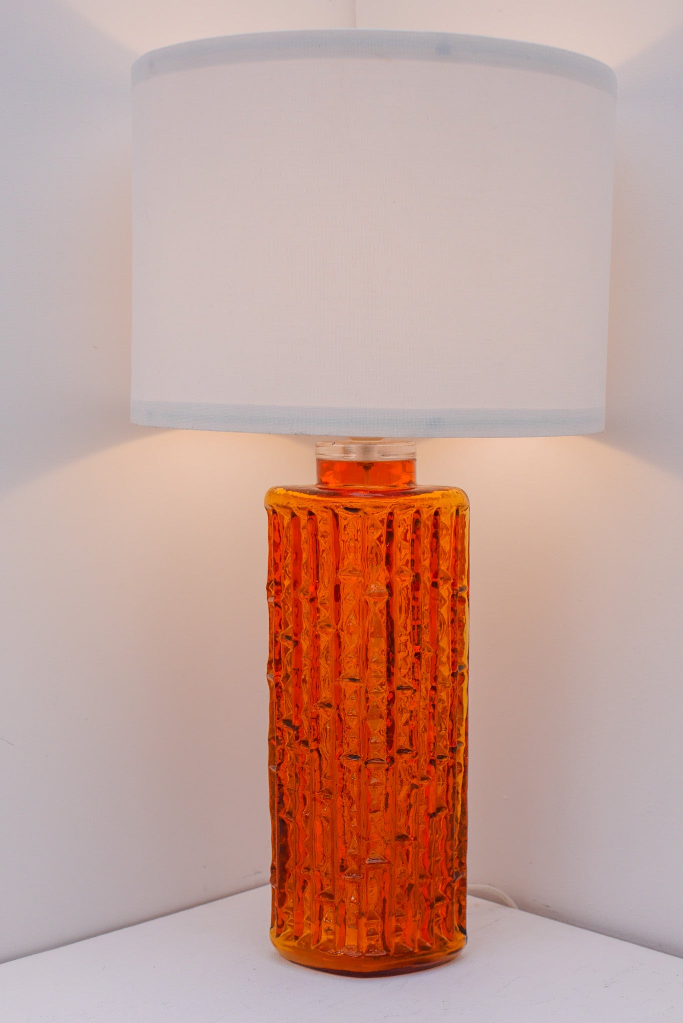 Orrefors_RD_1461_Glass_Table_Lamp_by_Gustav_Leek,_Orange_Glass,_Sweden,_1960s