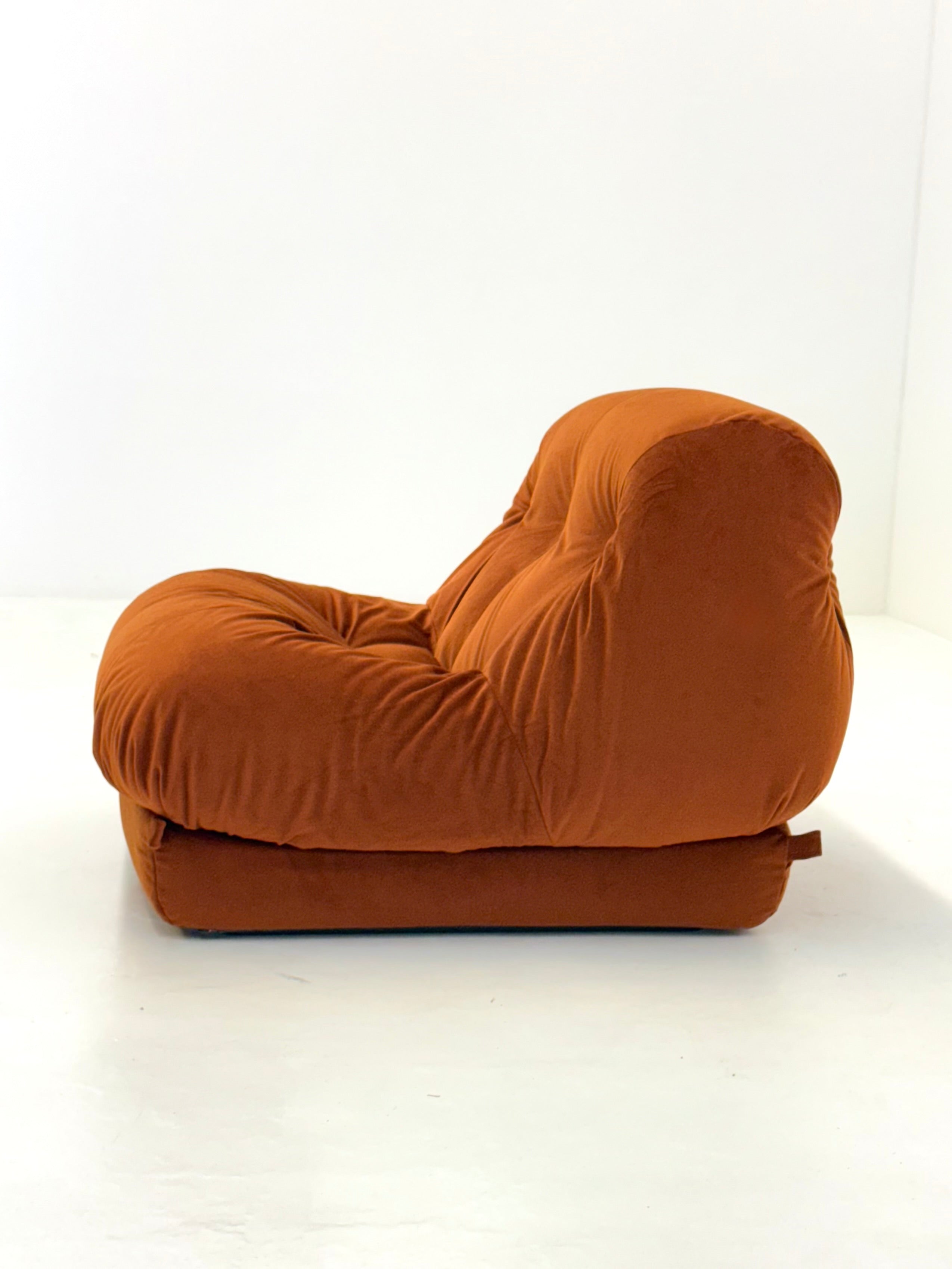 Orange_Nuvolone_armchair_by_Rino_Maturi_for_Mimo_Padova
