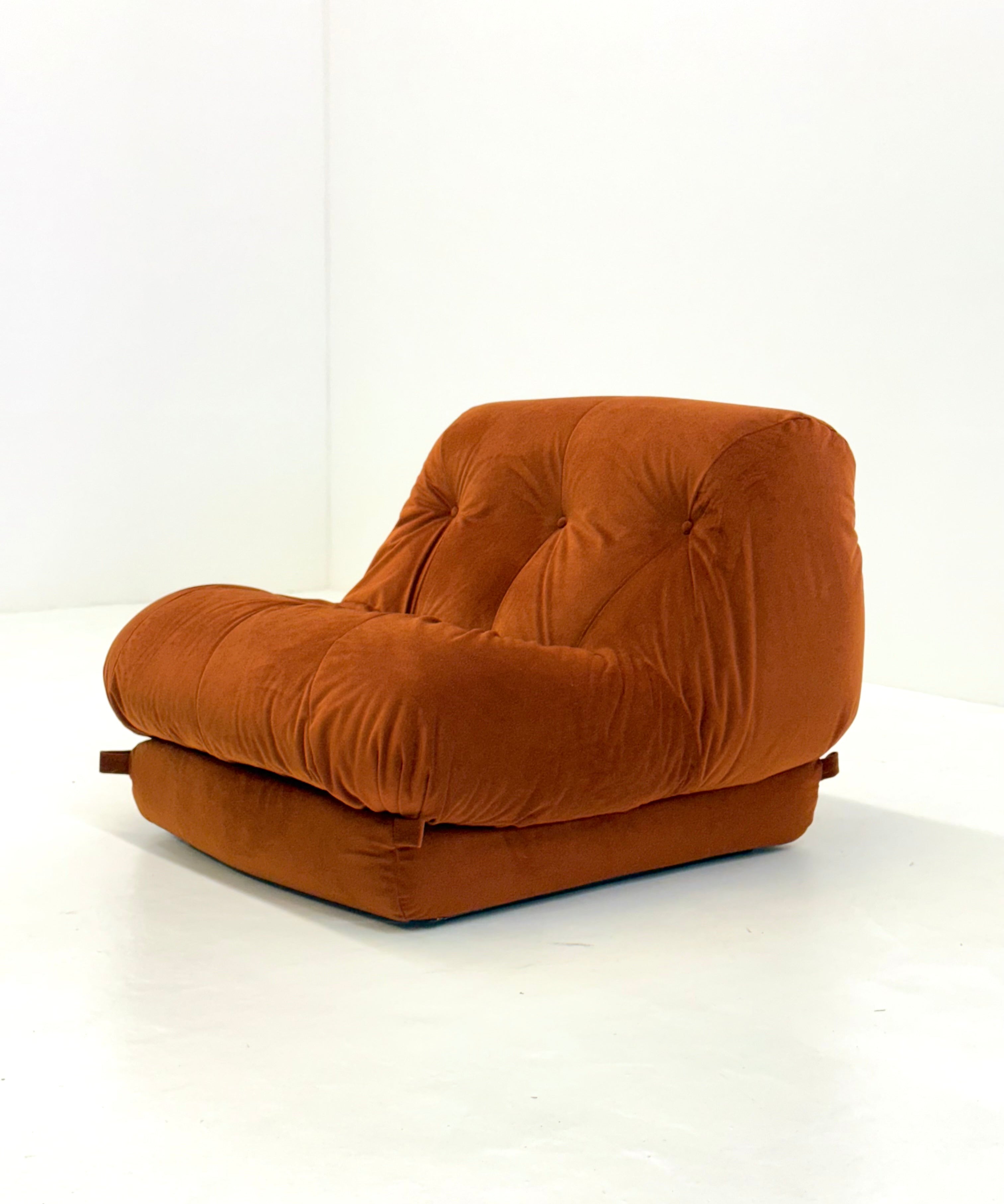 Orange_Nuvolone_armchair_by_Rino_Maturi_for_Mimo_Padova
