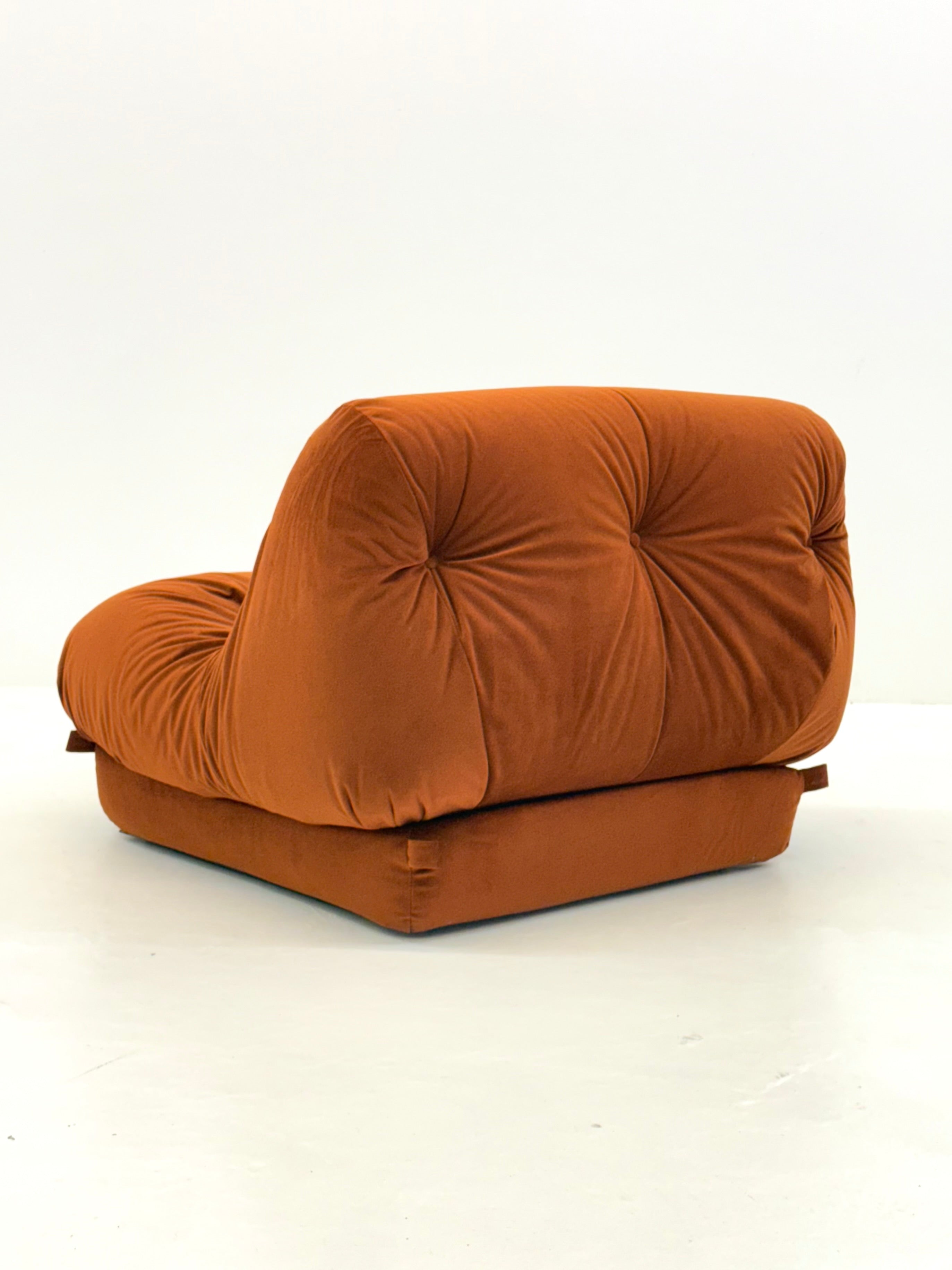 Orange_Nuvolone_armchair_by_Rino_Maturi_for_Mimo_Padova