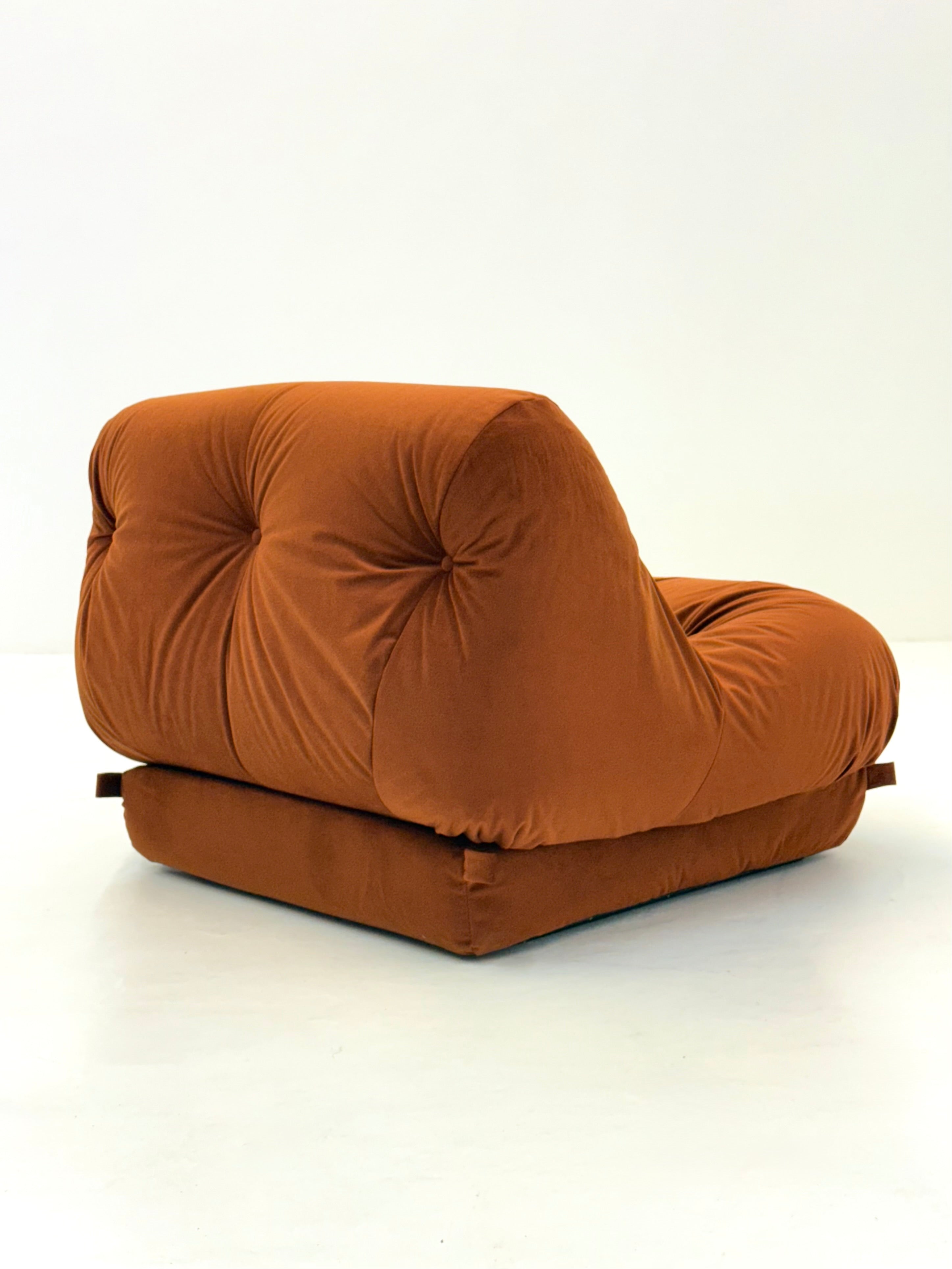 Orange_Nuvolone_armchair_by_Rino_Maturi_for_Mimo_Padova