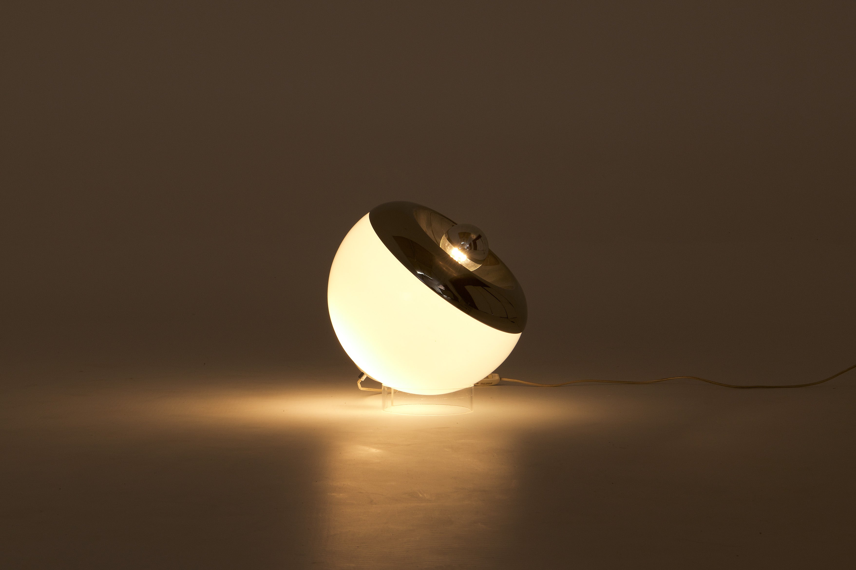 Piero_De_Martini,_Falconi_&_Francesco_Fois_Orbital_Table_Lamp_for_Reggiani,_Italy,_1970s