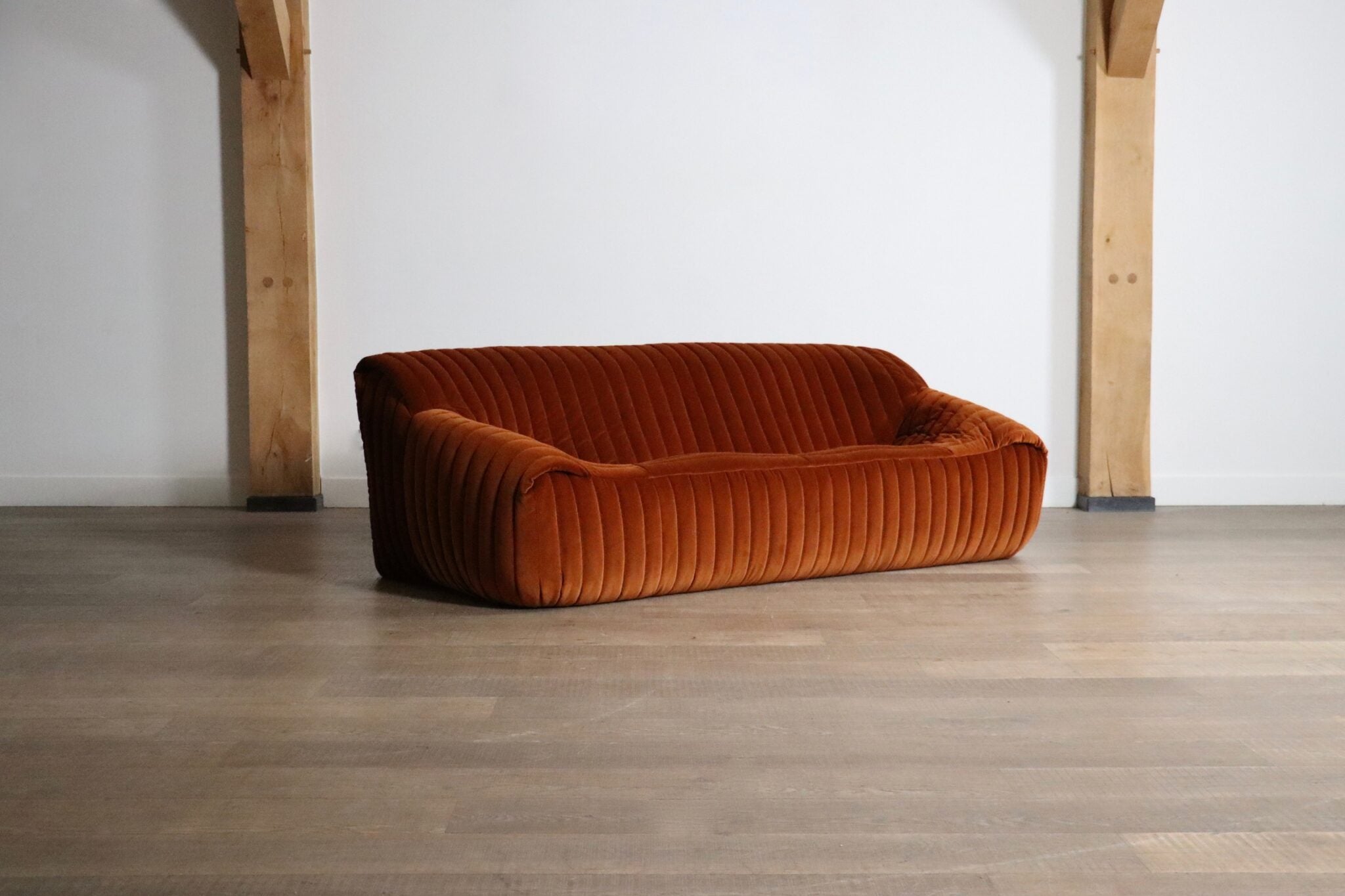 Original_Cinna_Sandra_three_seater_sofa_in_velvet_by_Annie_Hieronimus,_France_1970s