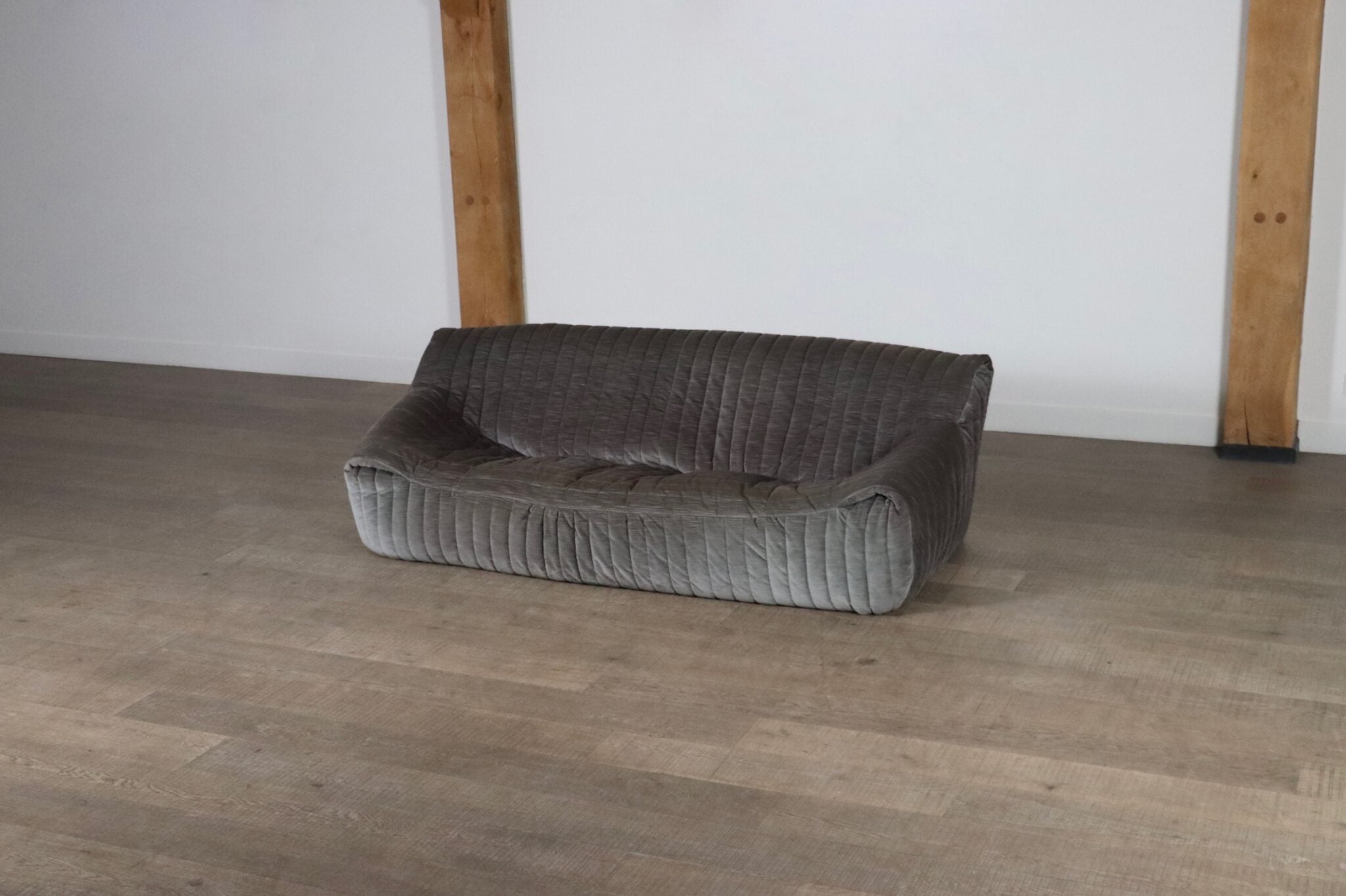 Original_Cinna_Sandra_Three_Seater_Sofa_In_Velvet_By_Annie_Hieronimus,_France_1970s