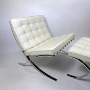 Set_of_Barcelona_Chair_and_Ottoman_by_Ludwig_Mies_van_der_Rohe_for_Knoll,_1929_Design,_Recent_Edition,_Germany