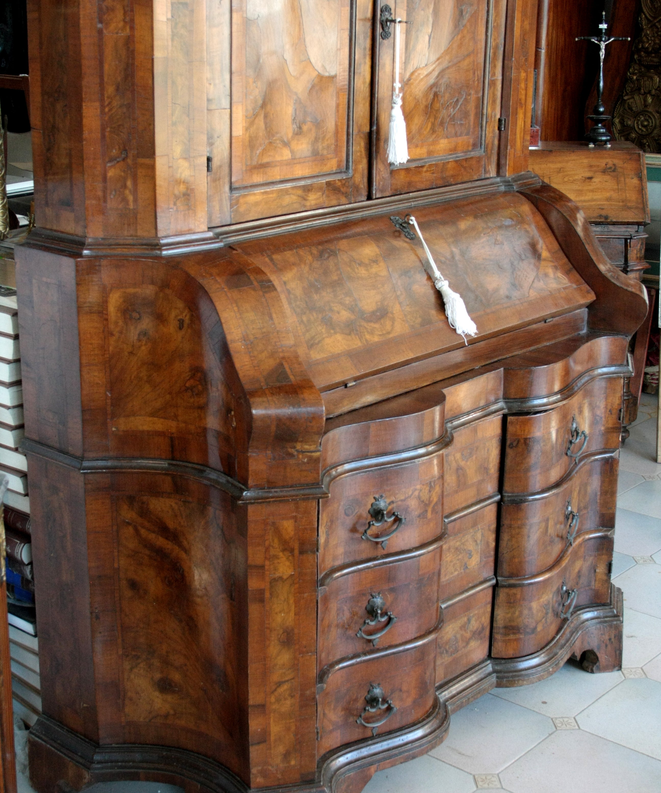 Original_Lombard_Italian_trumeau_in_walnut_and_walnut_burl,_19th_century,_Northern_Italy