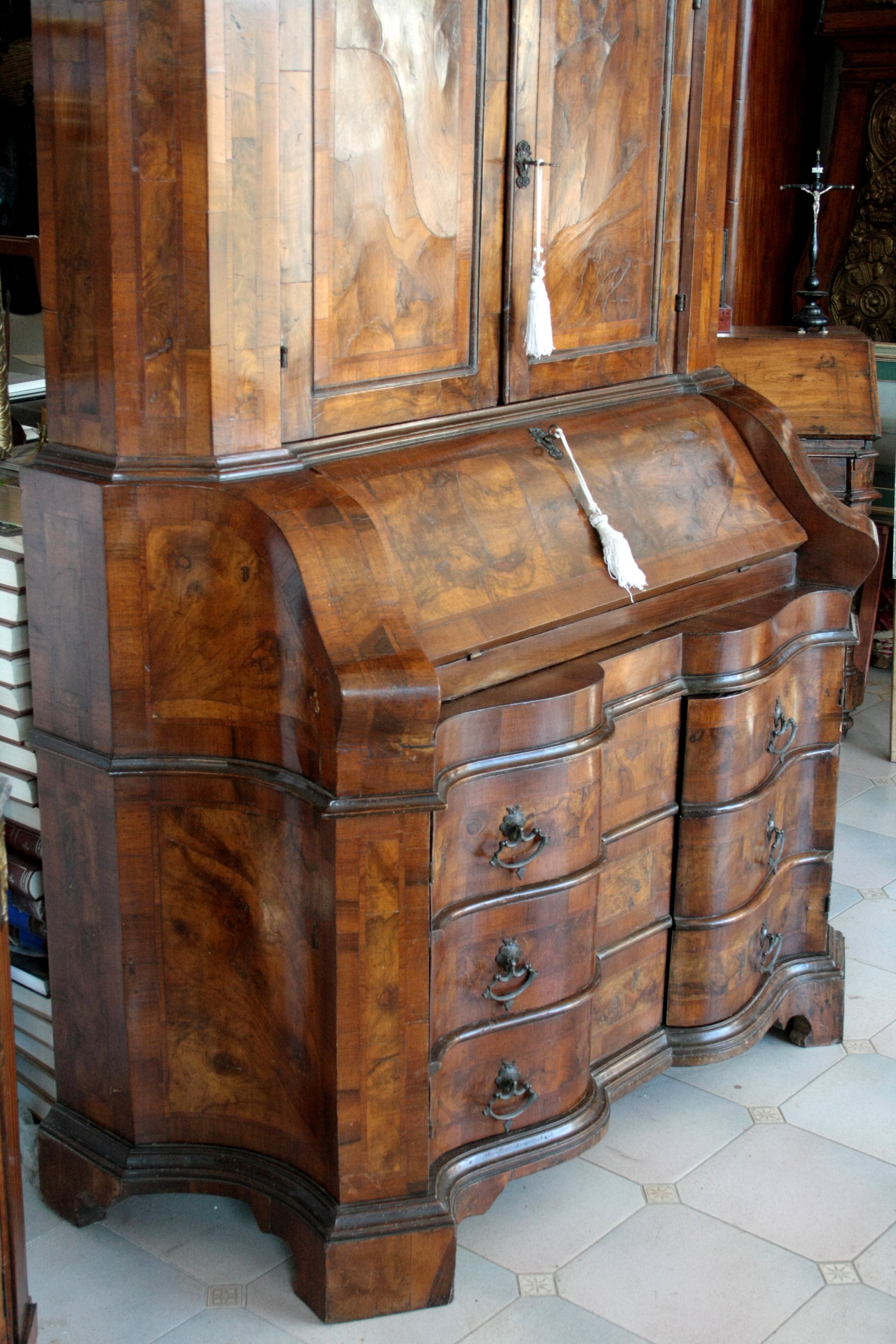 Original_Lombard_Italian_trumeau_in_walnut_and_walnut_burl,_19th_century,_Northern_Italy