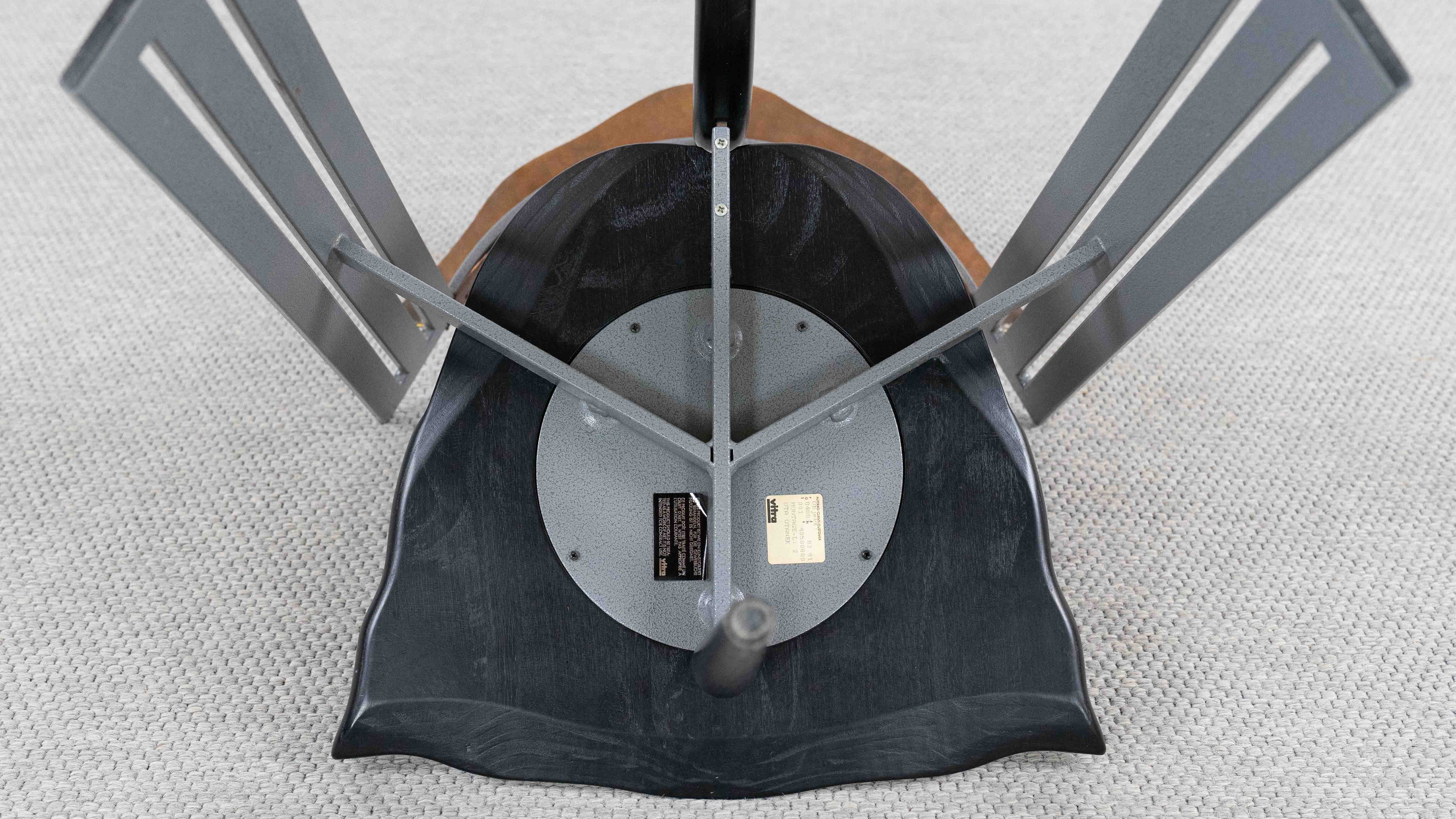 Bořek_Šípek_Ota_Otanek_Armchair_for_Vitra,_1980s
