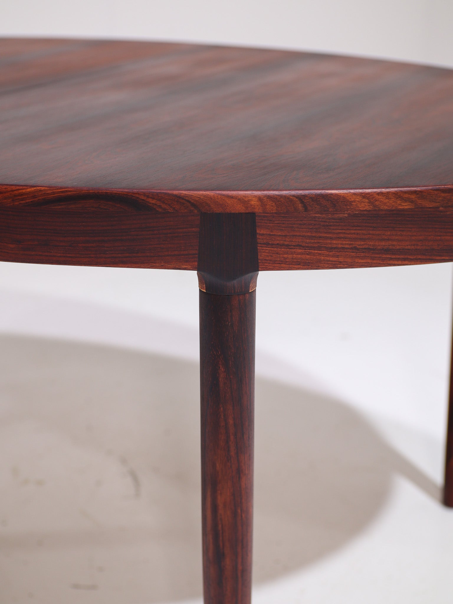 Harry_Østergaard_Oval_Extendable_Dining_Table_for_Randers_Møbelfabrik,_Denmark_1960s