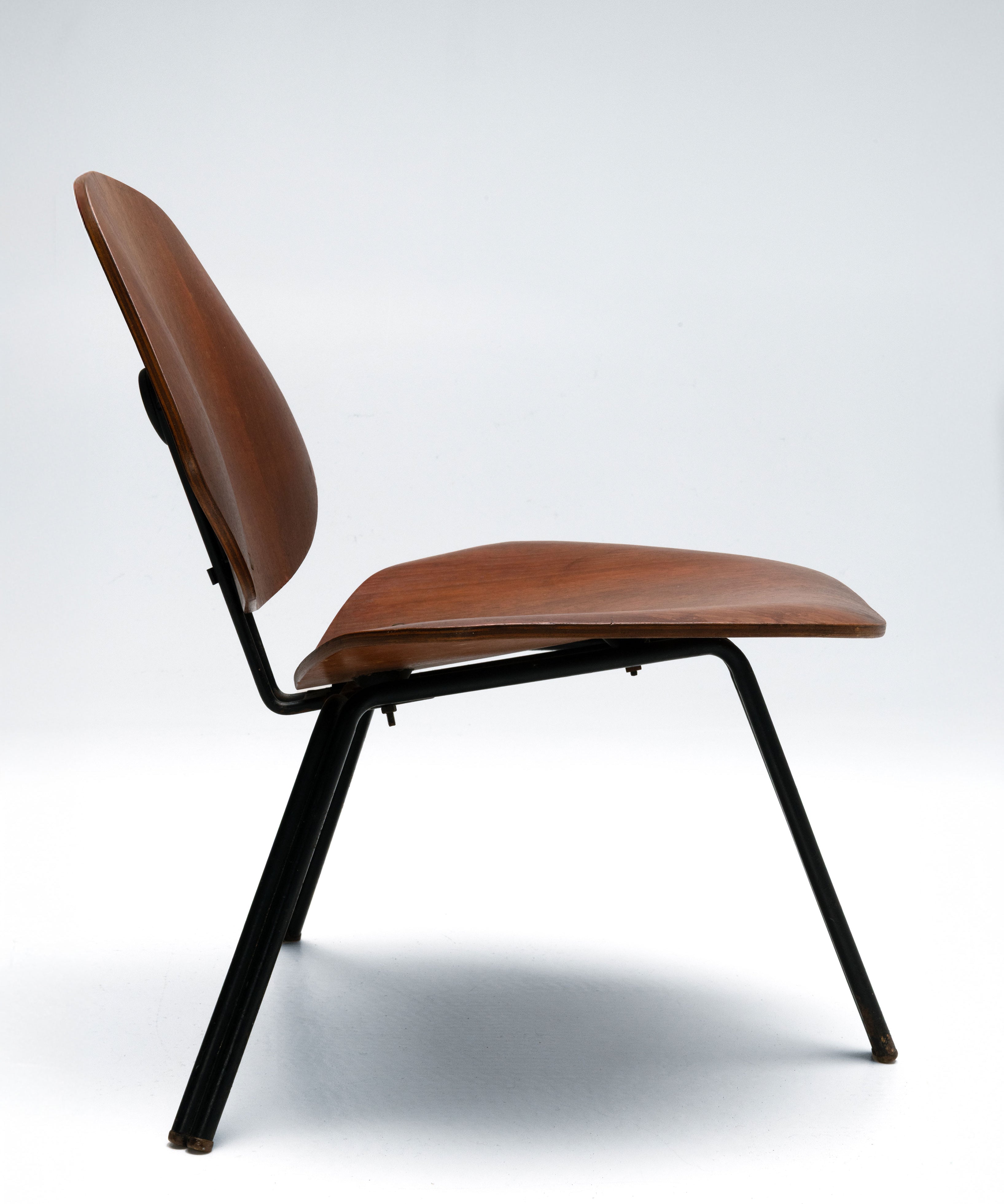 P31_Lounge_chair_by_Osvaldo_Borsani