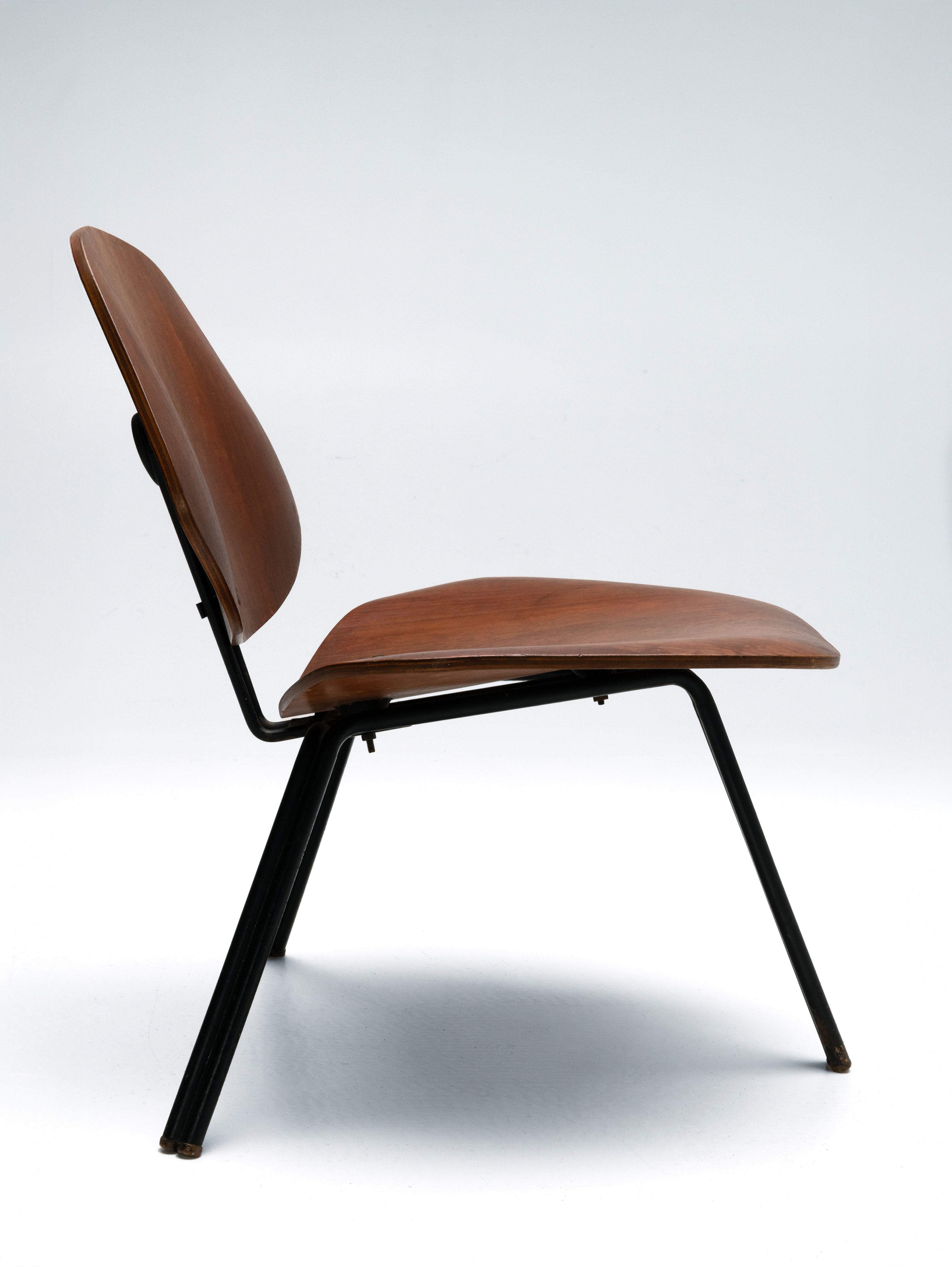 P31_Lounge_chair_by_Osvaldo_Borsani