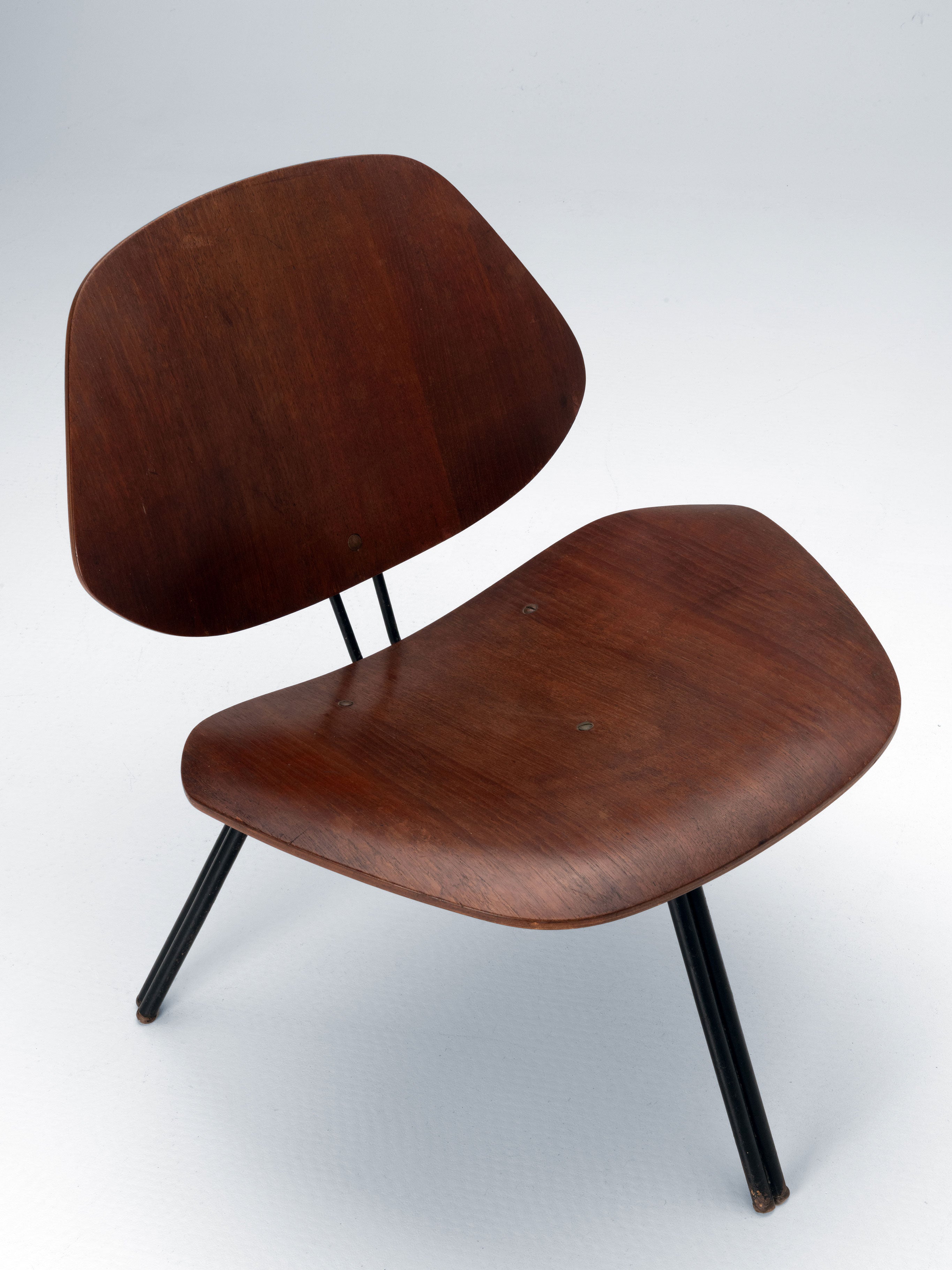 P31_Lounge_chair_by_Osvaldo_Borsani