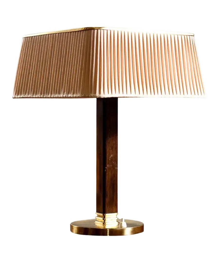 Paavo_Tynell,_1940's_brass_desk_lamp,_model_5066_for_TAITO_Oy,_Finland