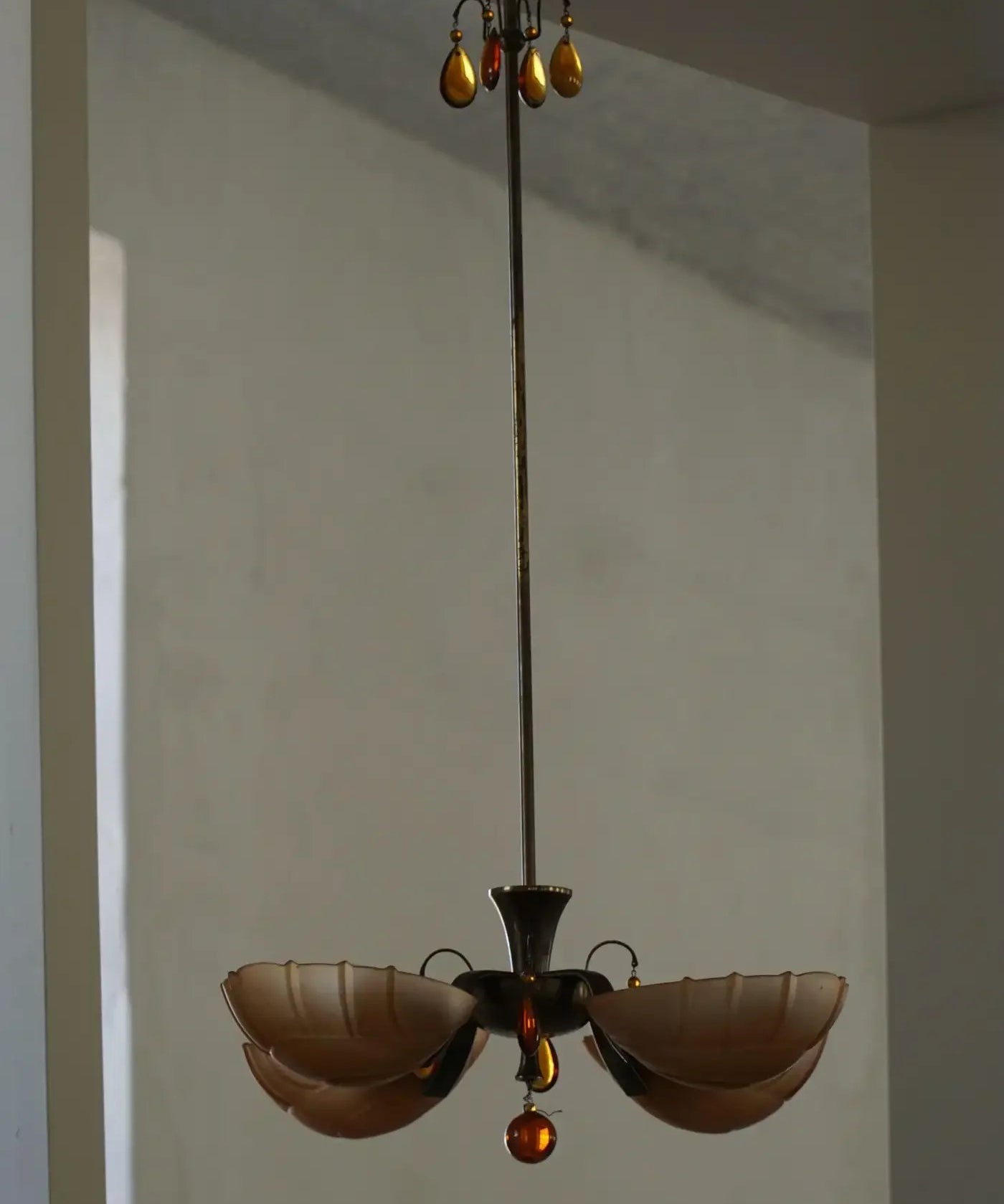 Paavo_Tynell_Art_Deco_Chandelier_for_Taito_Oy,_Finland