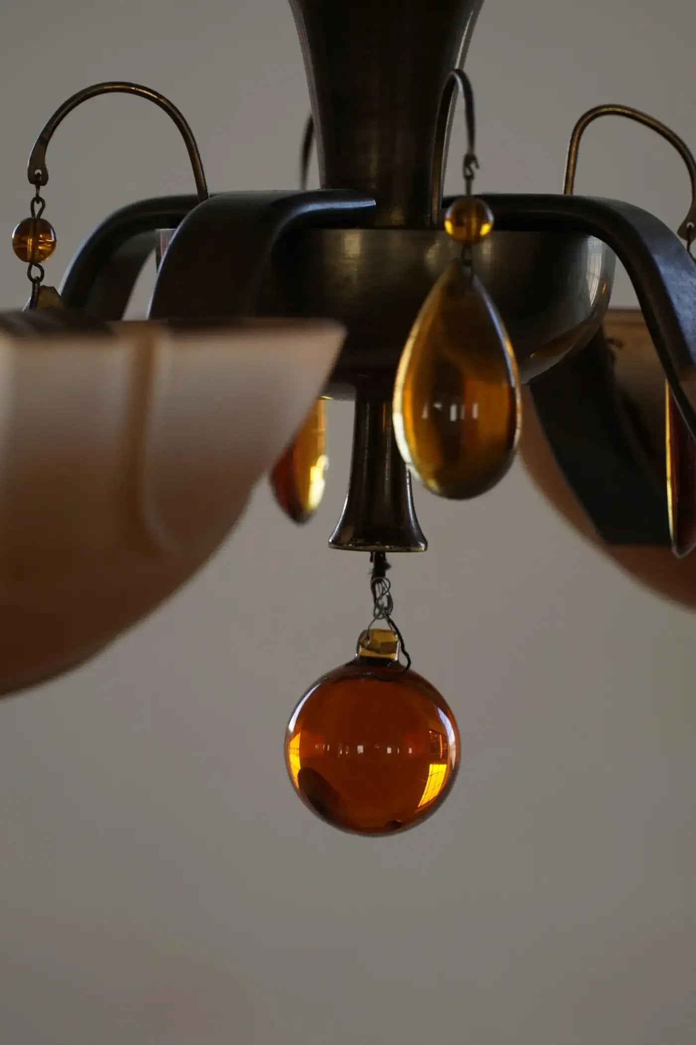 Paavo_Tynell_Art_Deco_Chandelier_for_Taito_Oy,_Finland