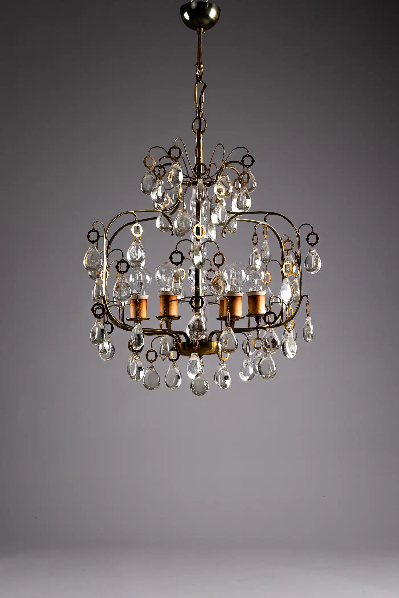 Paavo_Tynell_Brass_Chandelier_Model_1487_for_Taito_Oy,_1940s,_Finland