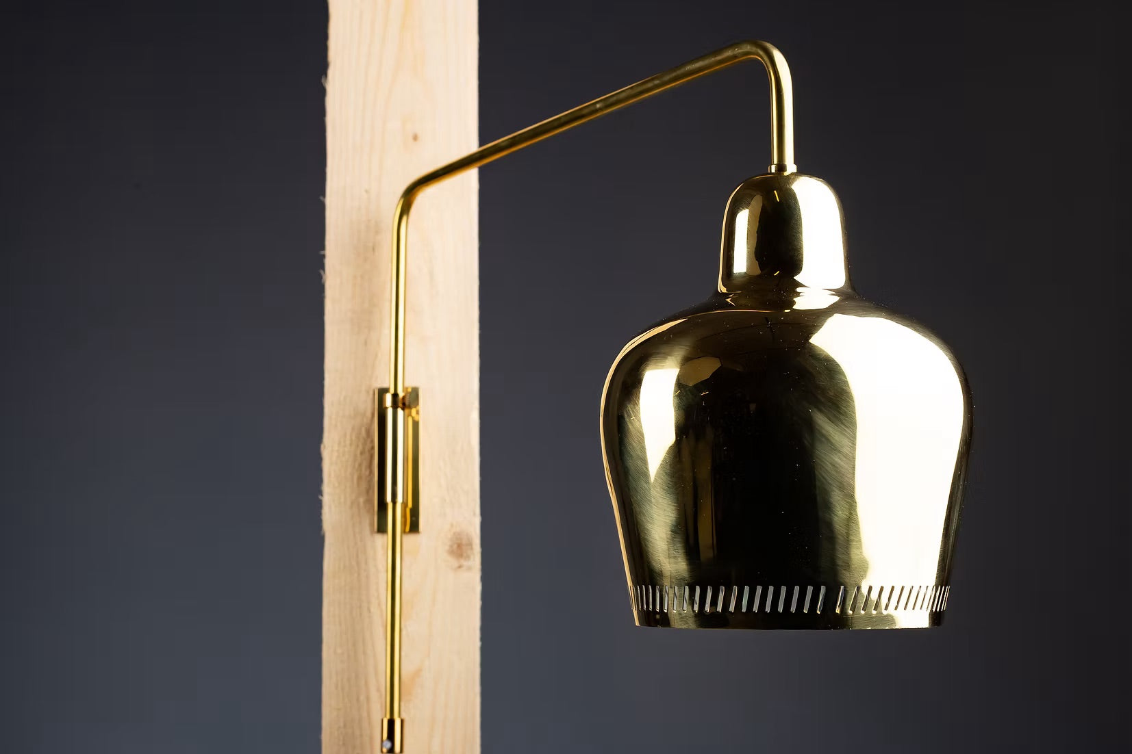 Paavo_Tynell_Brass_Wall_Lamp_Model_1699_for_Taito_Oy,_1940s,_Finland