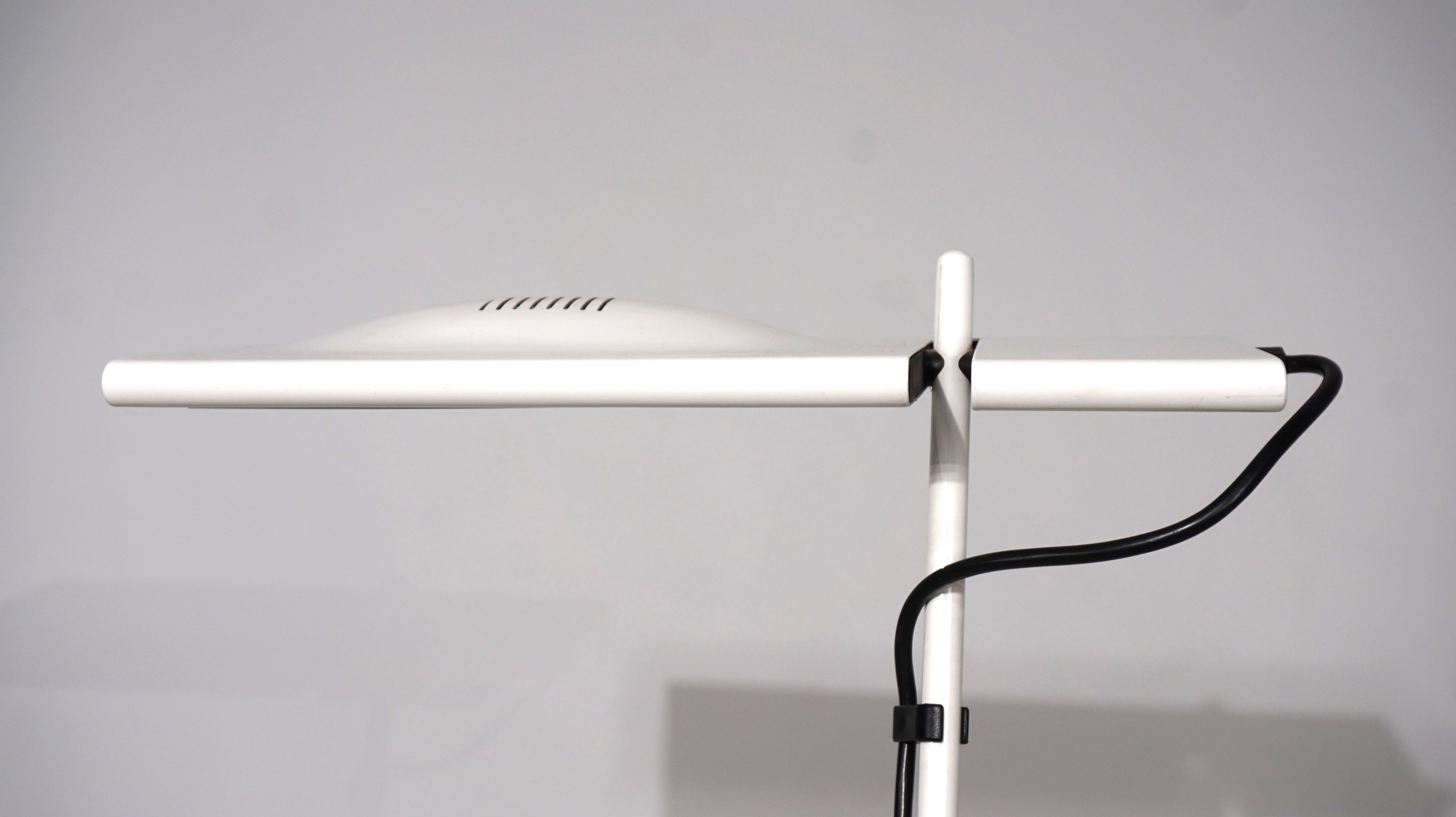 PAF_Duna_floor_lamp_by_Mario_Barbaglia_and_Marco_Colombo,_1980s