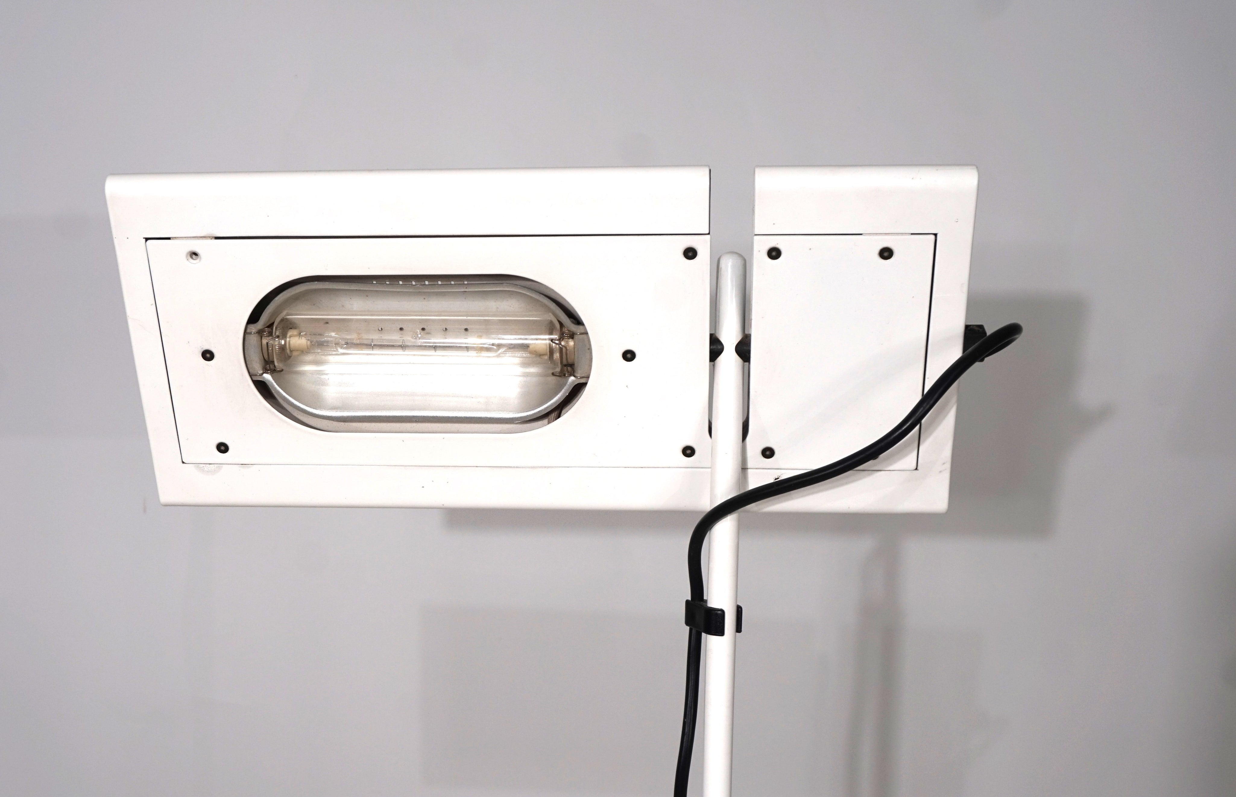 PAF_Duna_floor_lamp_by_Mario_Barbaglia_and_Marco_Colombo,_1980s