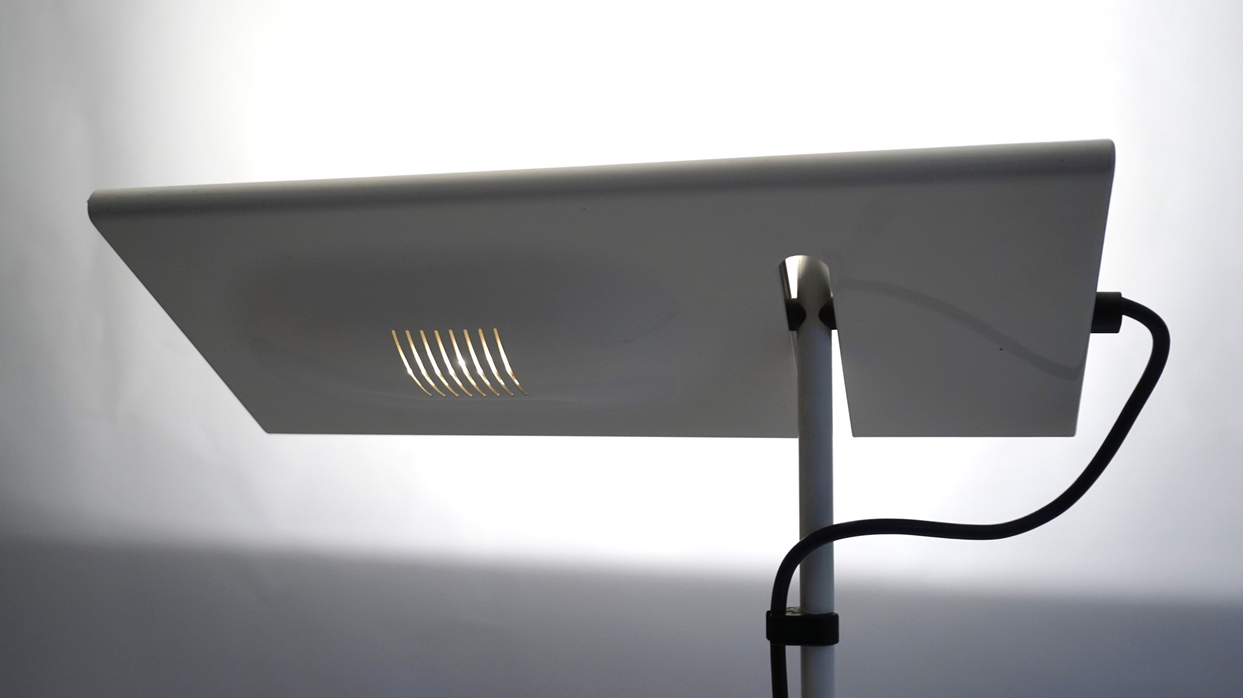 PAF_Duna_floor_lamp_by_Mario_Barbaglia_and_Marco_Colombo,_1980s