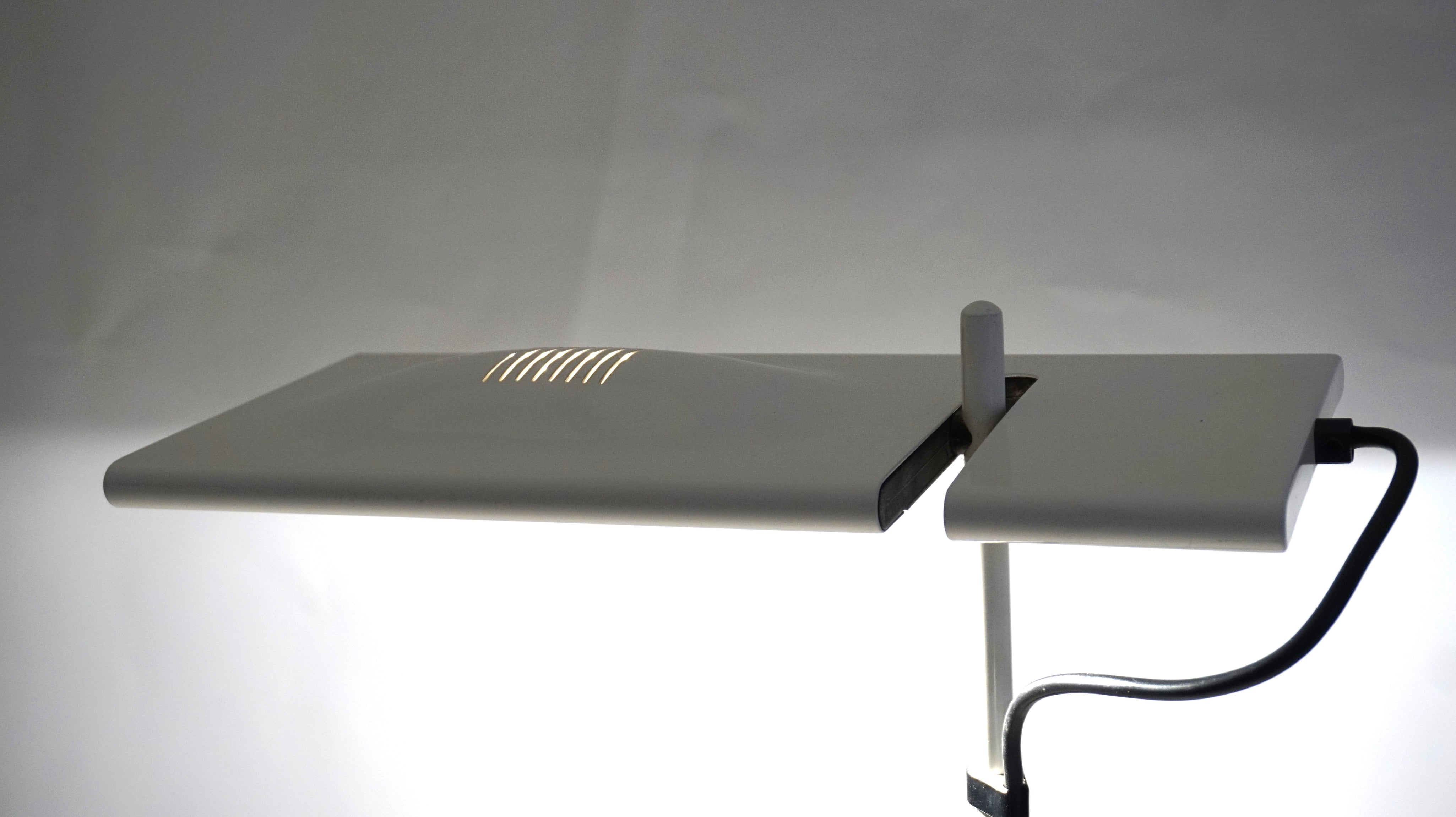 PAF_Duna_floor_lamp_by_Mario_Barbaglia_and_Marco_Colombo,_1980s