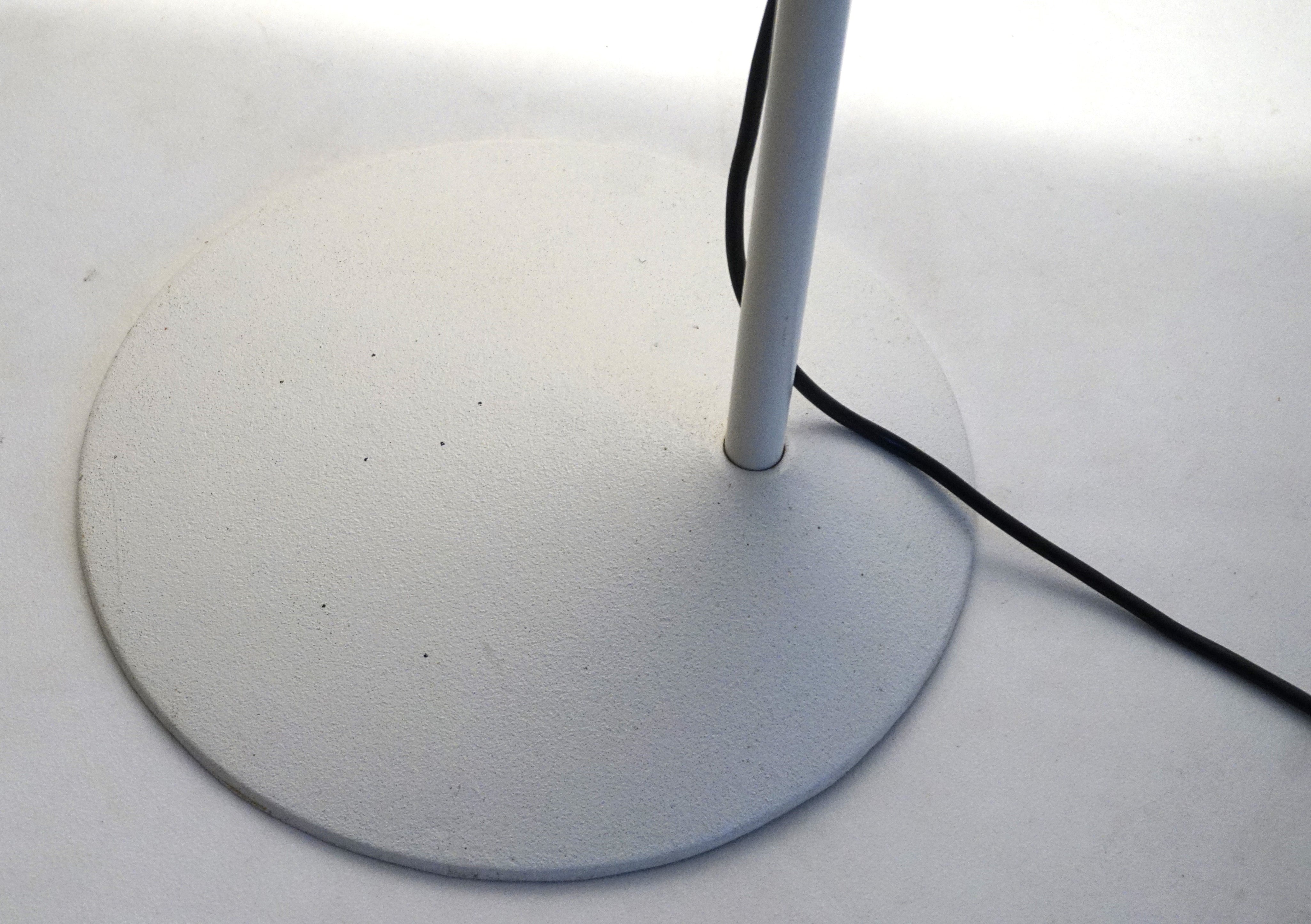 PAF_Duna_floor_lamp_by_Mario_Barbaglia_and_Marco_Colombo,_1980s