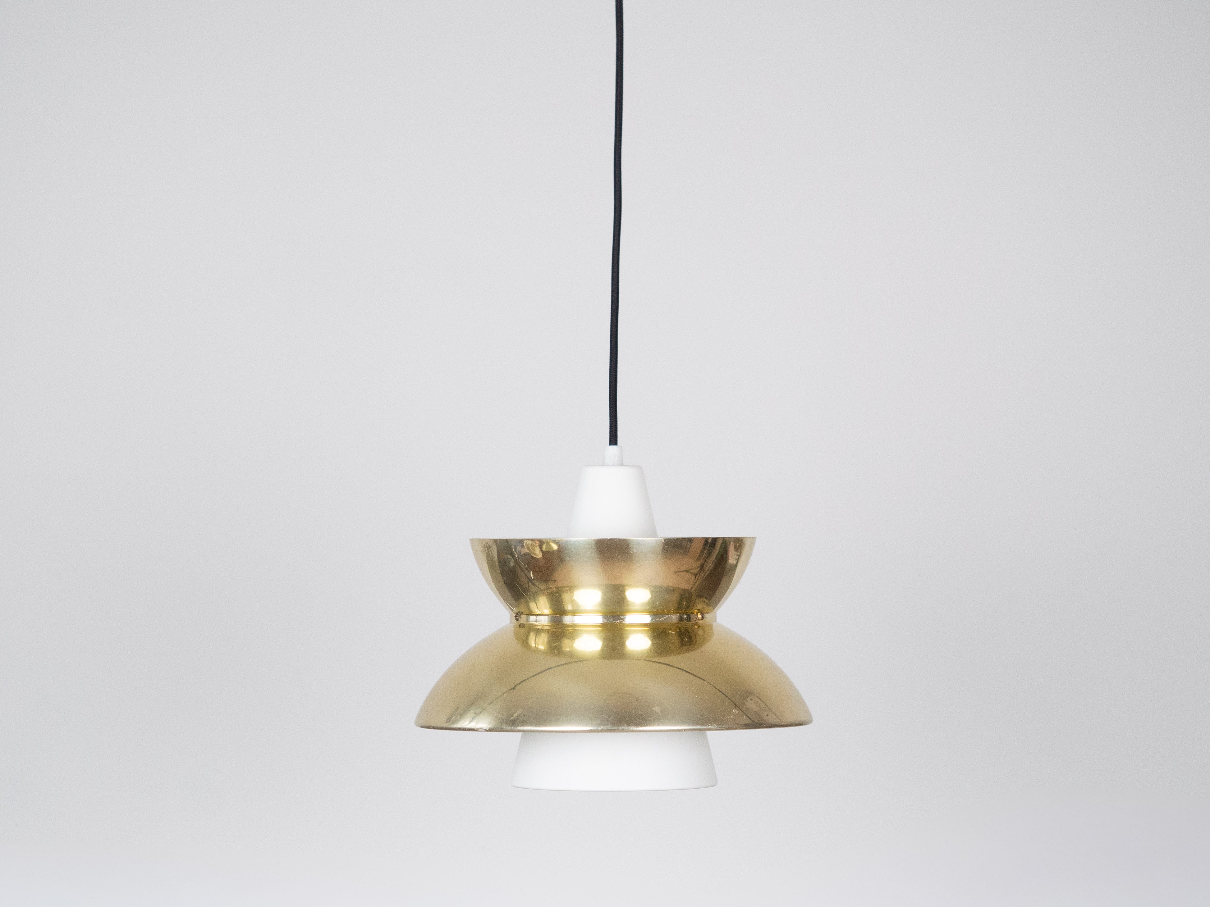 Set_of_2_Doo-Wop_Navy_Pendant_Lamps_by_Louis_Poulsen,_Denmark,_Mid-Century_Design