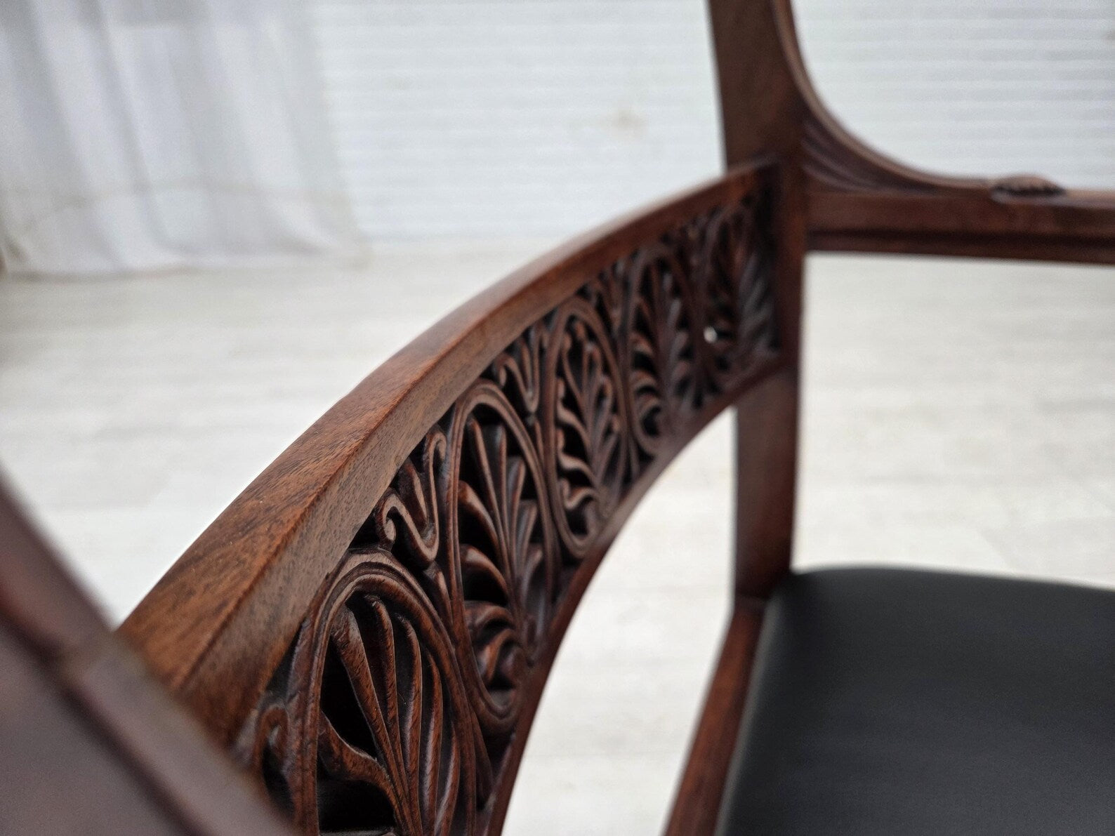 Set_of_2_Armchairs,_Carved_Teak_&_Leather_Vintage,_1920s_Denmark