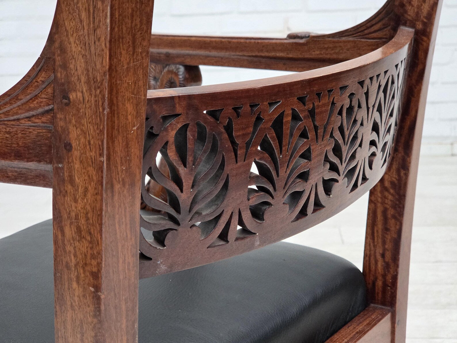 Set_of_2_Armchairs,_Carved_Teak_&_Leather_Vintage,_1920s_Denmark