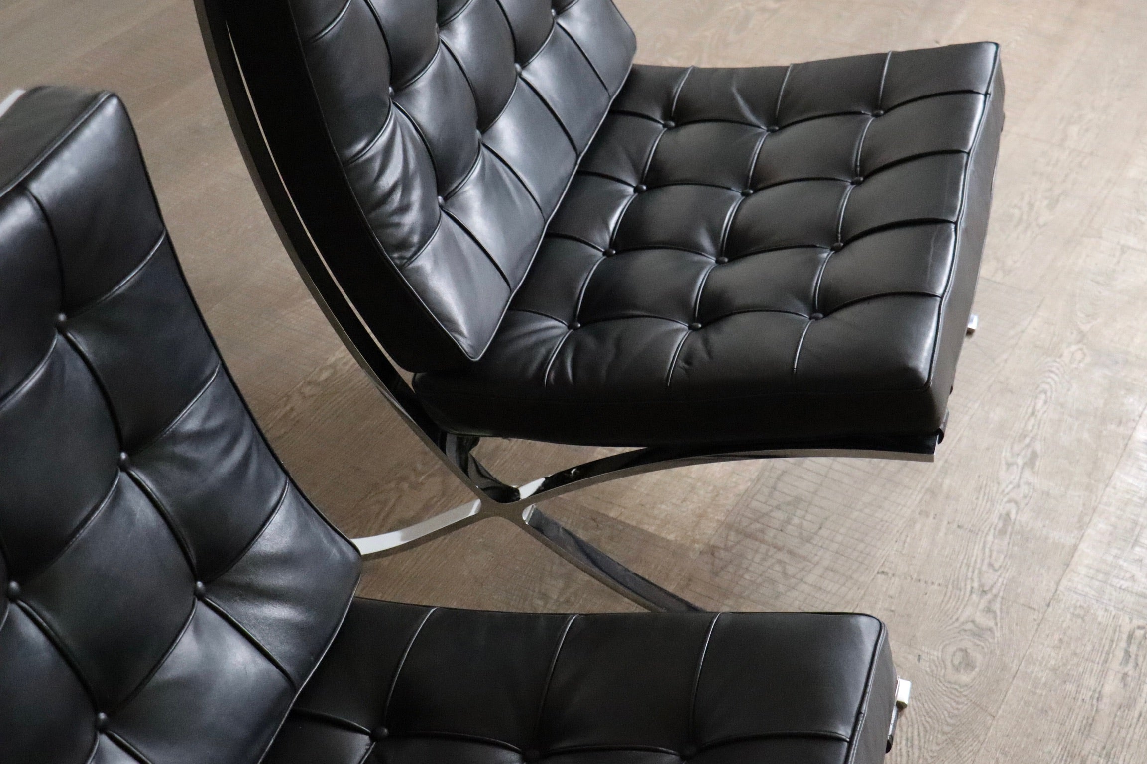 Set_of_2_Barcelona_Chairs_by_Ludwig_Mies_van_der_Rohe_for_Knoll,_1960s