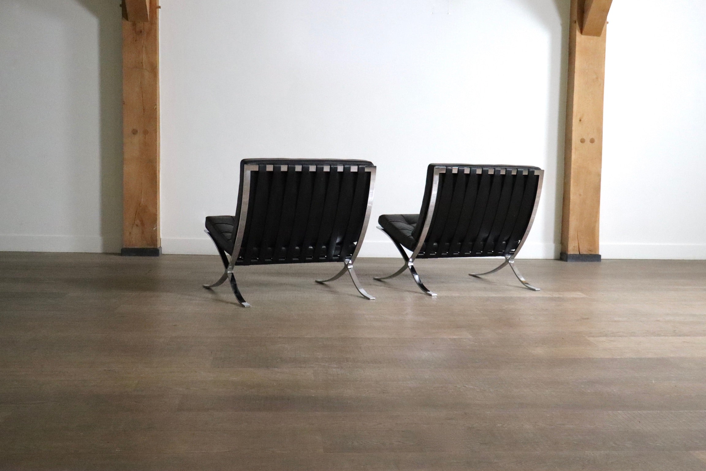 Set_of_2_Barcelona_Chairs_by_Ludwig_Mies_van_der_Rohe_for_Knoll,_1960s