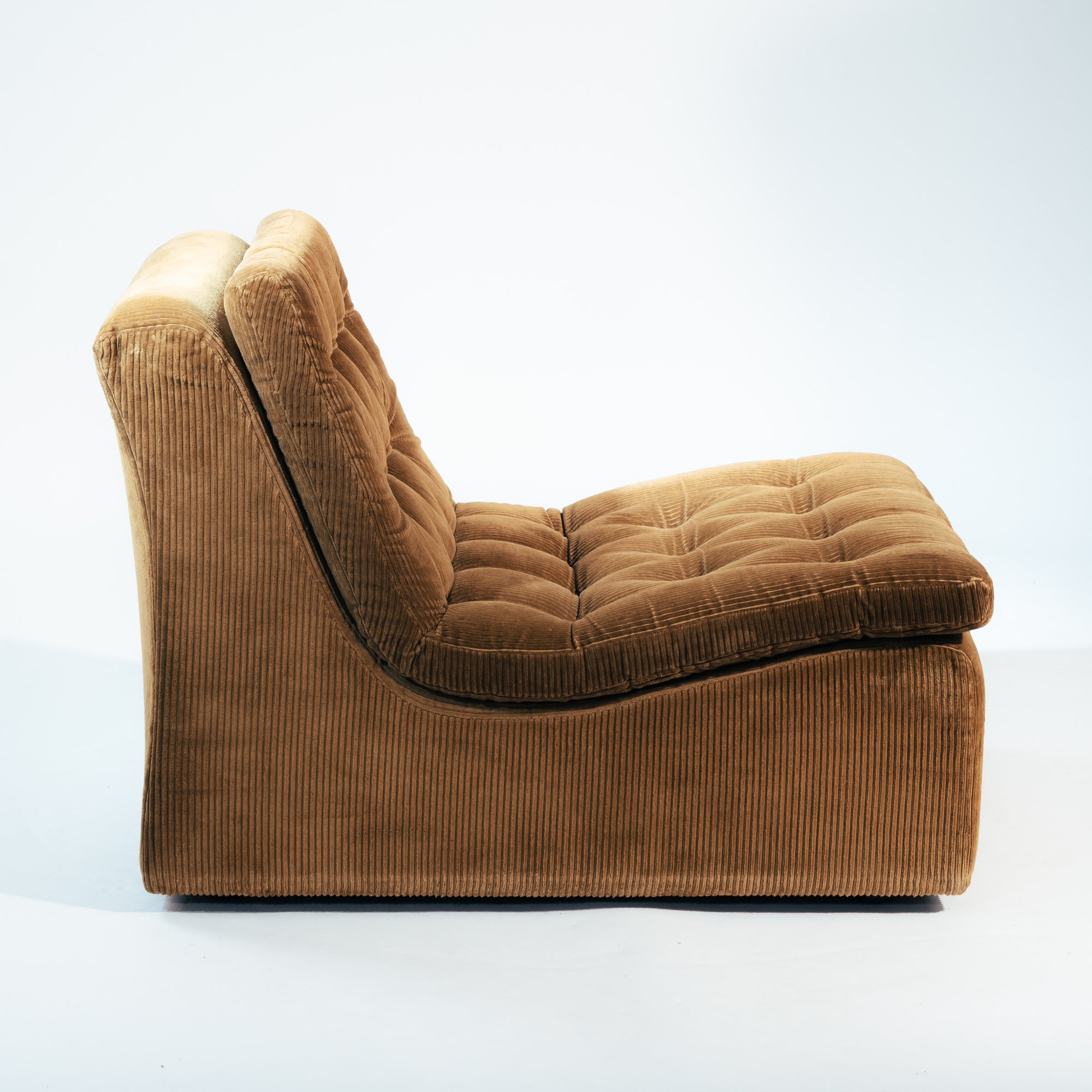 Pair_of_DUX_Modular_Lounge_Chairs_in_Camel_Brown_Corduroy,_Sweden,_1970s