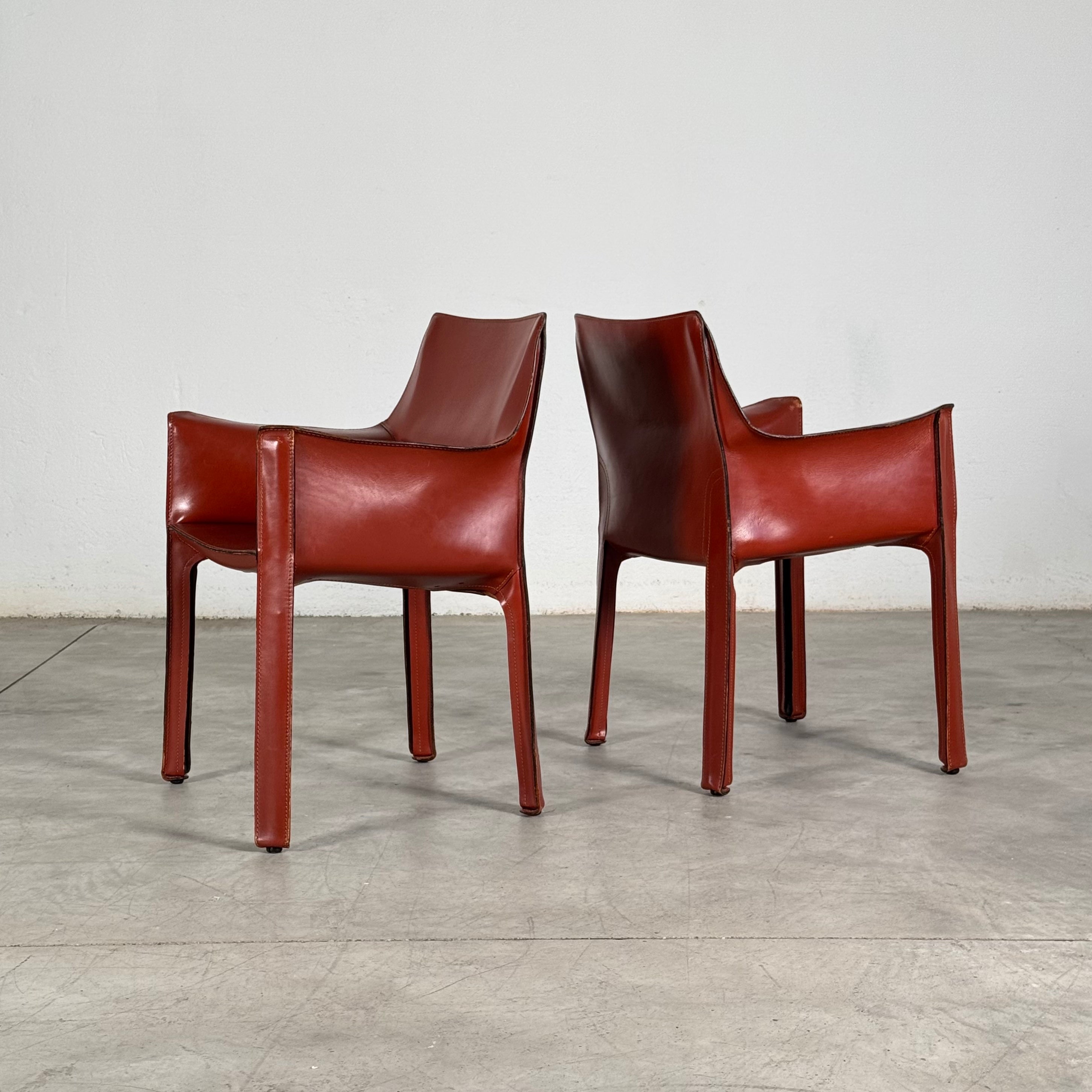Set_of_2_CAB_413_Armchairs_by_Mario_Bellini_for_Cassina_in_Original_Bulgarian_Red,_1970s