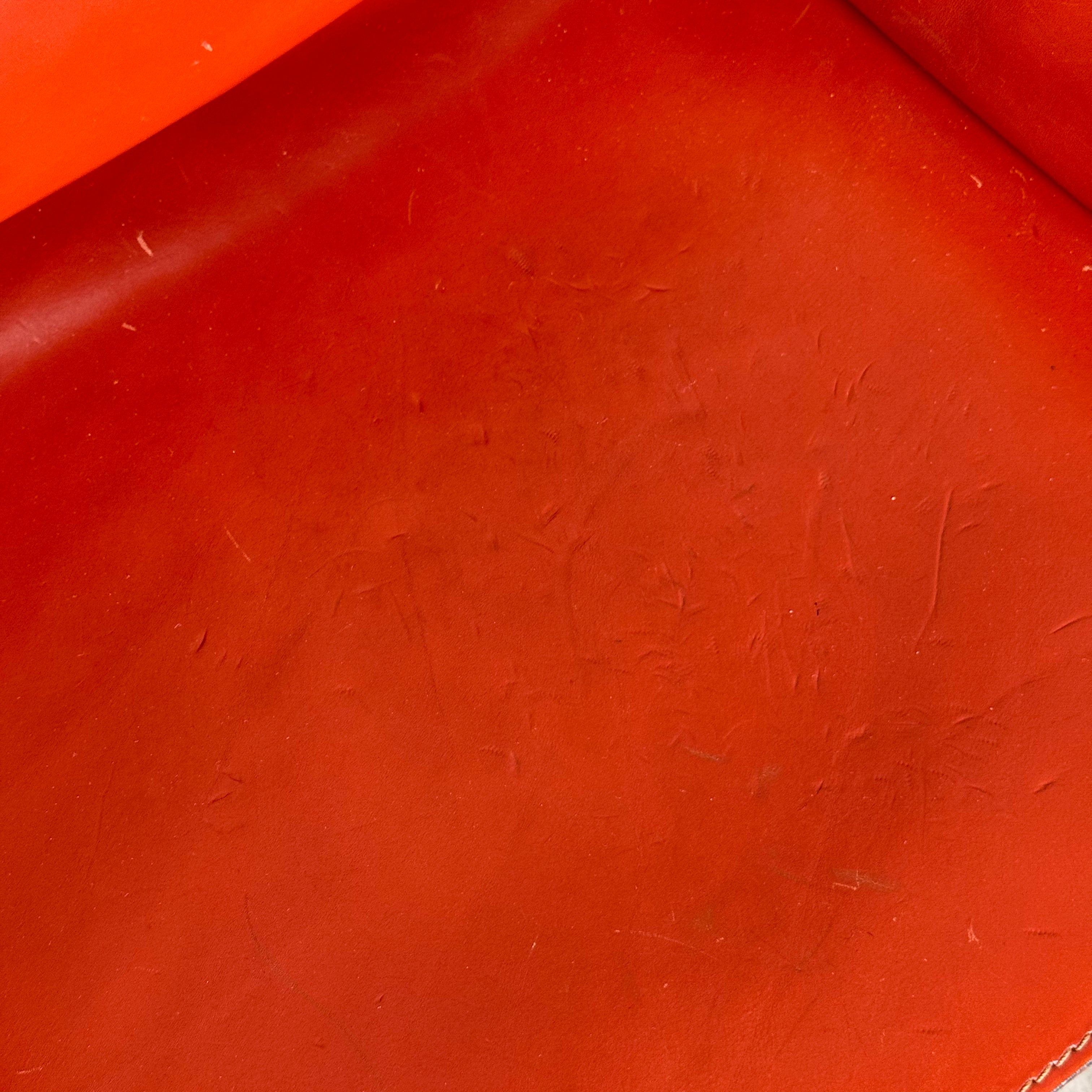 Set_of_2_CAB_413_Armchairs_by_Mario_Bellini_for_Cassina_in_Original_Bulgarian_Red,_1970s