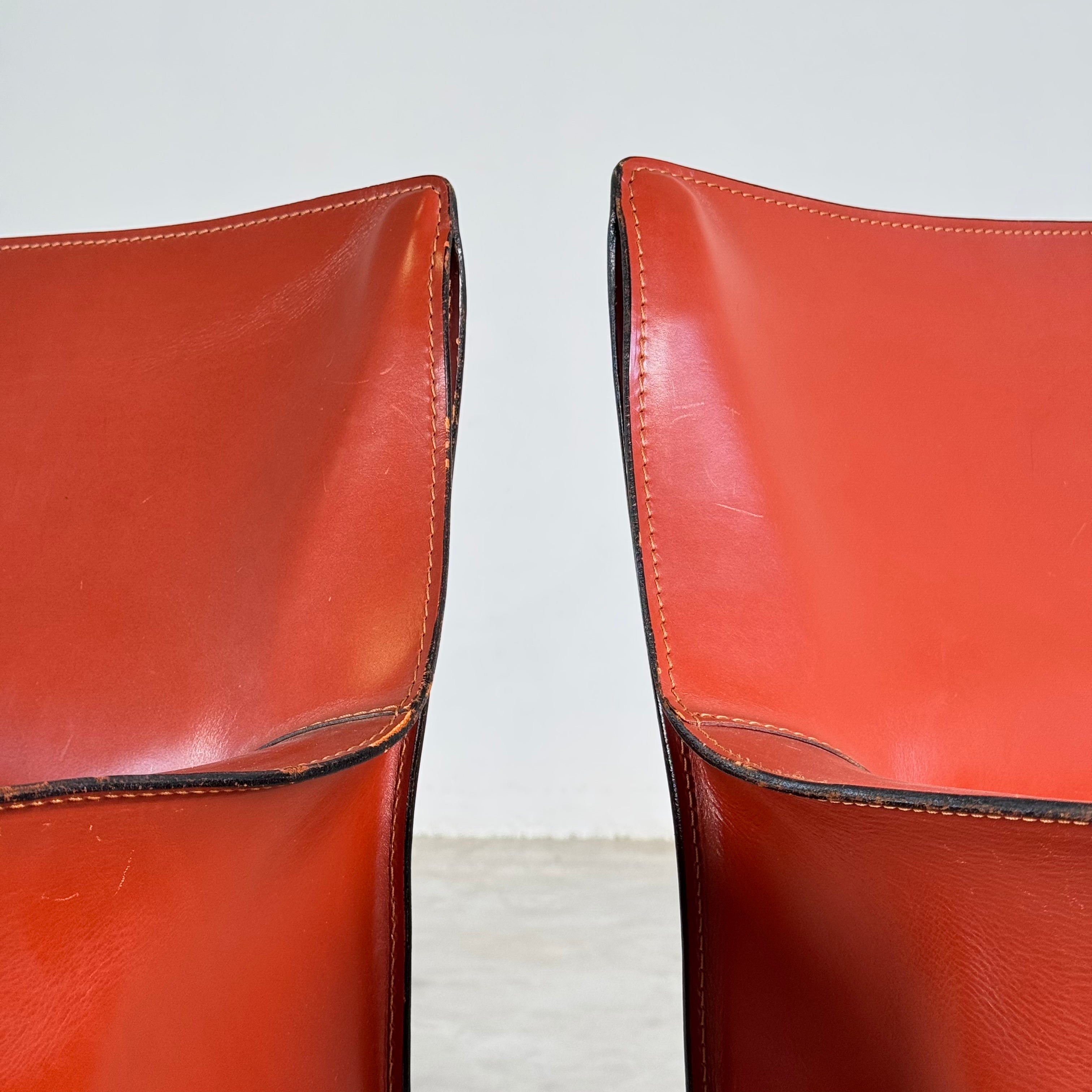 Set_of_2_CAB_413_Armchairs_by_Mario_Bellini_for_Cassina_in_Original_Bulgarian_Red,_1970s