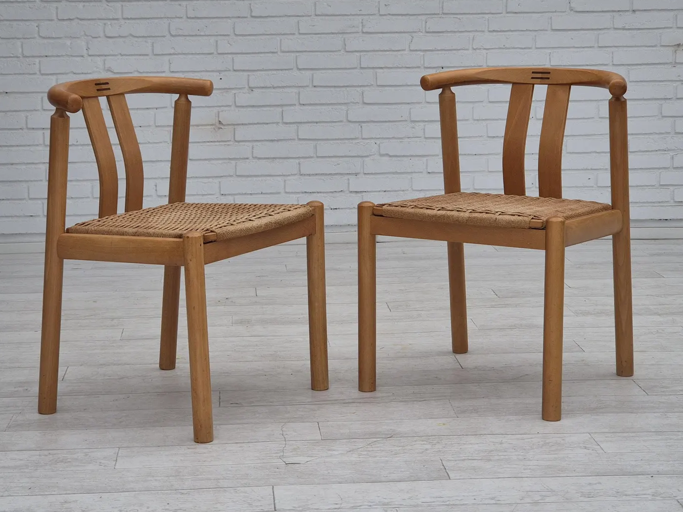 Set_of_2_Cleopatra_Model_Chairs_by_Hans_J._Frydendahl,_1970s_Denmark