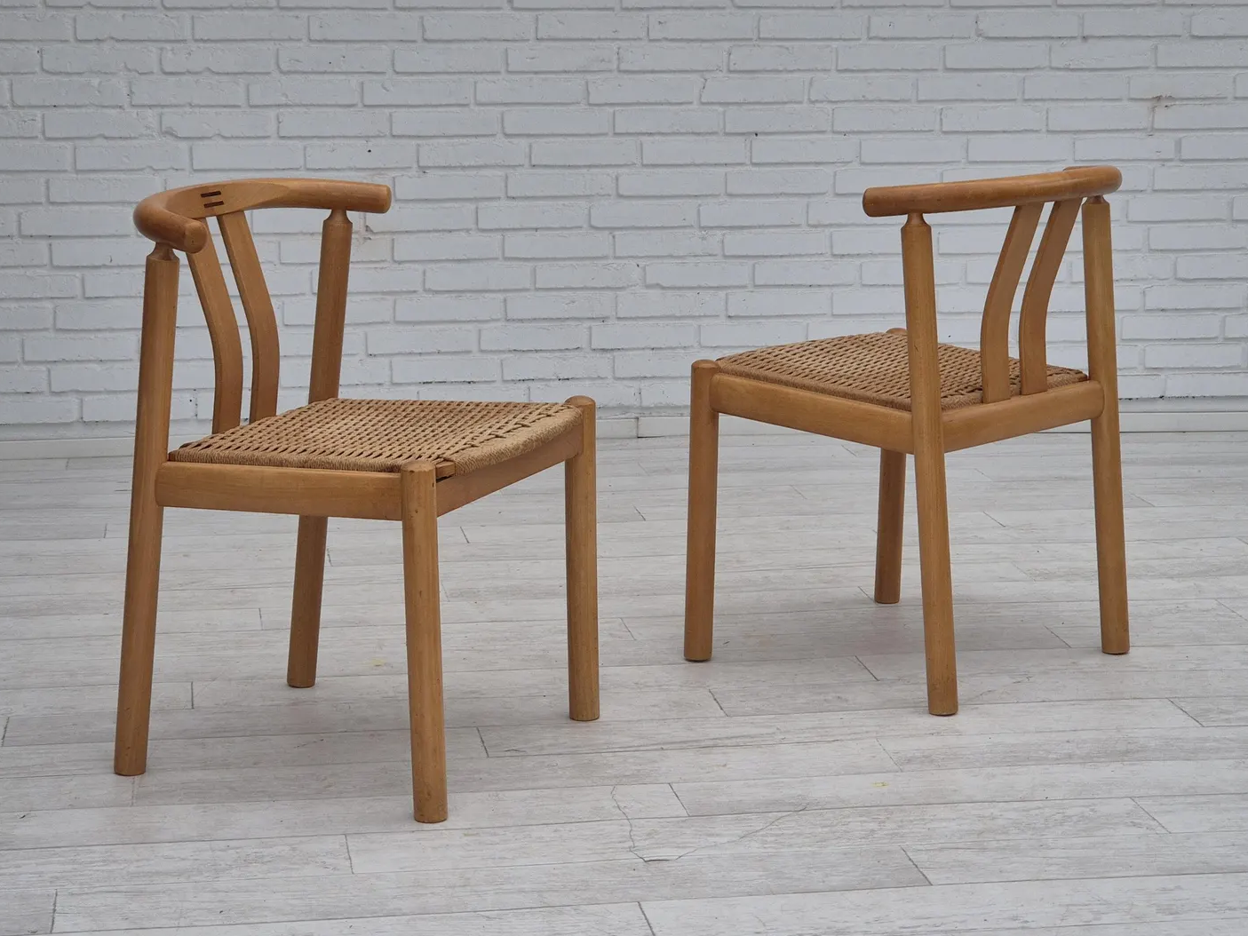 Set_of_2_Cleopatra_Model_Chairs_by_Hans_J._Frydendahl,_1970s_Denmark