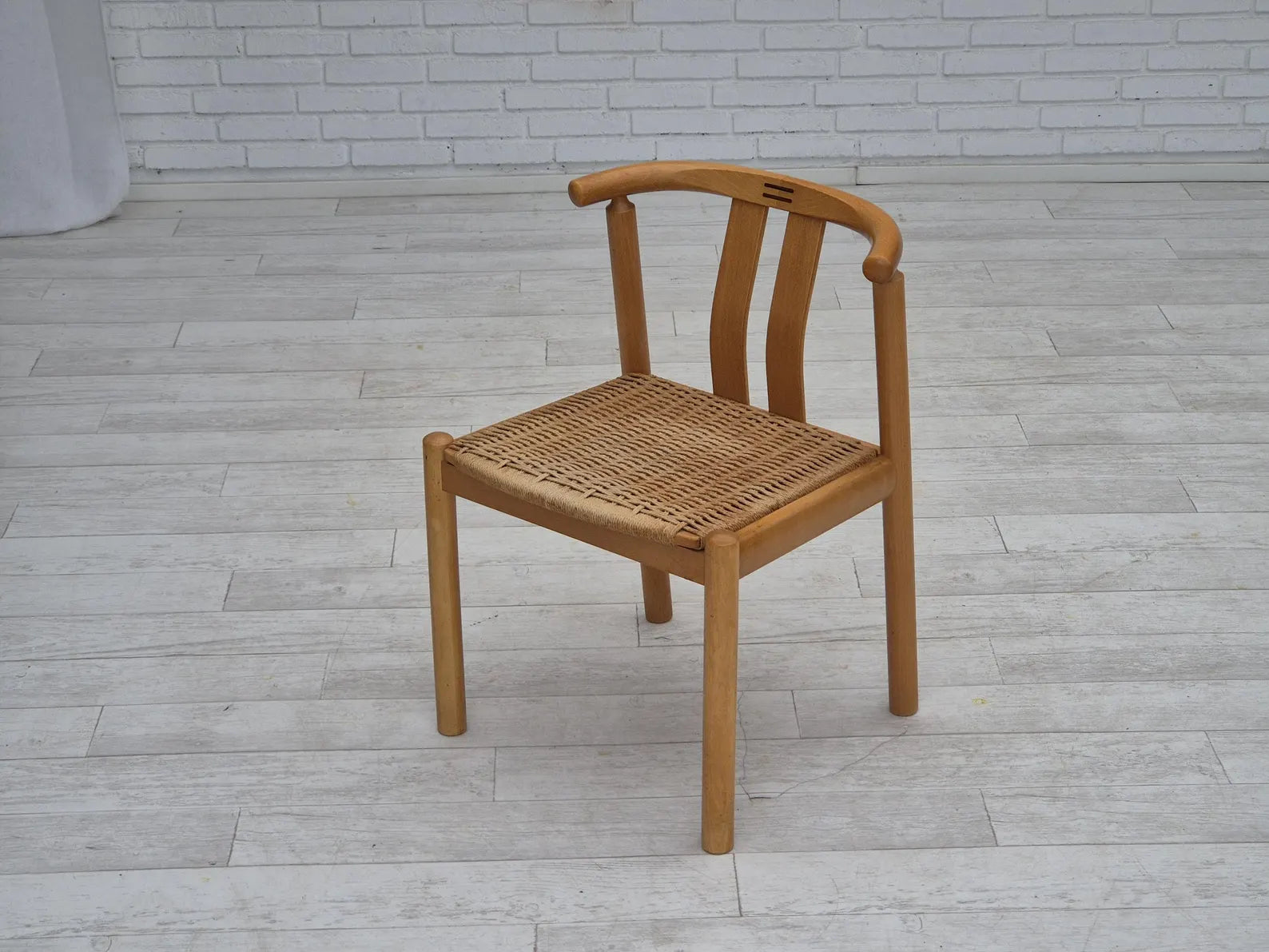 Set_of_2_Cleopatra_Model_Chairs_by_Hans_J._Frydendahl,_1970s_Denmark