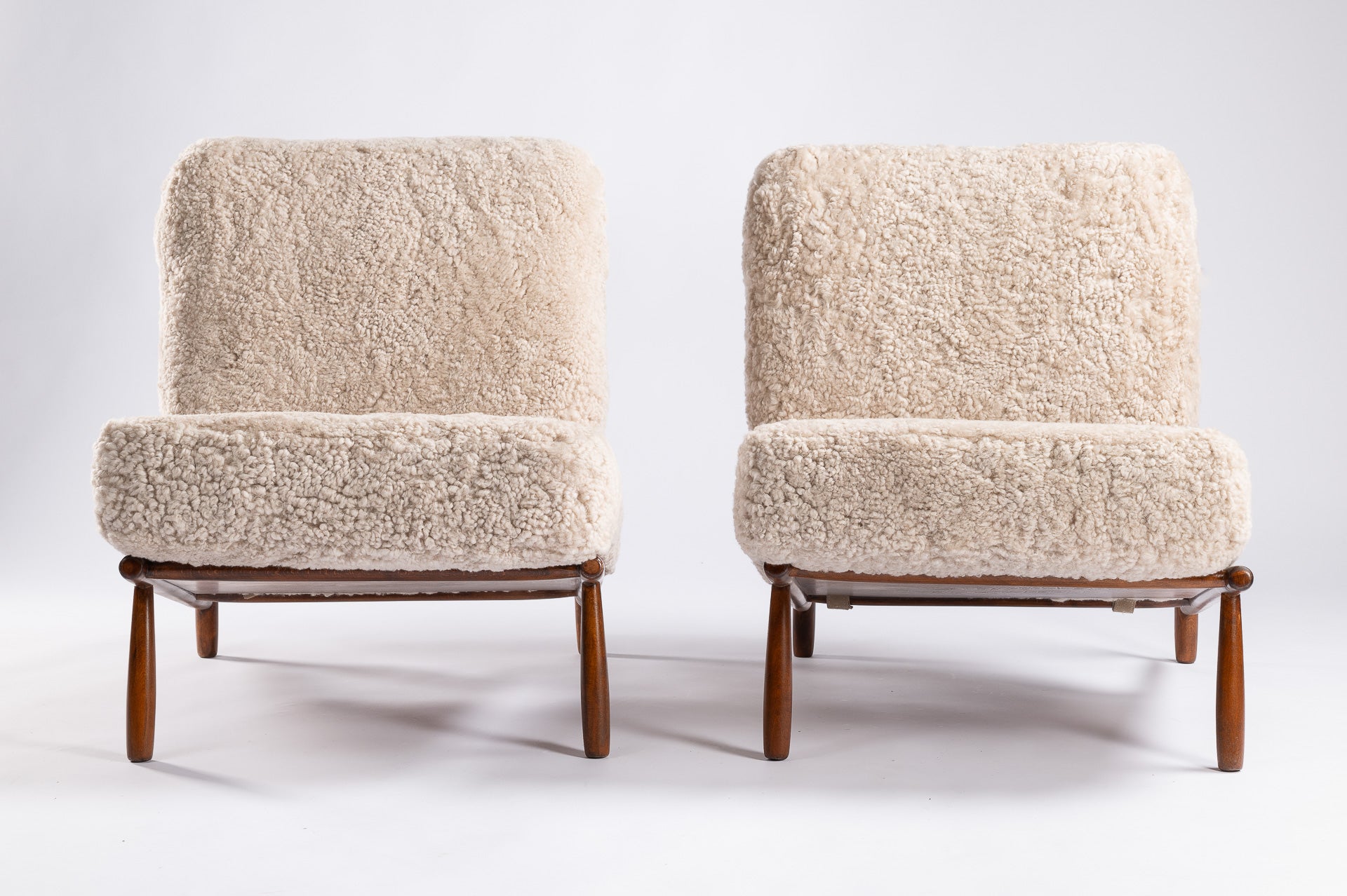 Set_of_2_Alf_Svensson_Domus_Lounge_Chairs_in_Curly_Sheepskin