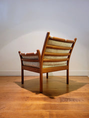 Set_of_2_Genius_easy_chairs_by_Illum_Wikkelsø_for_C.F.C._Silkeborg