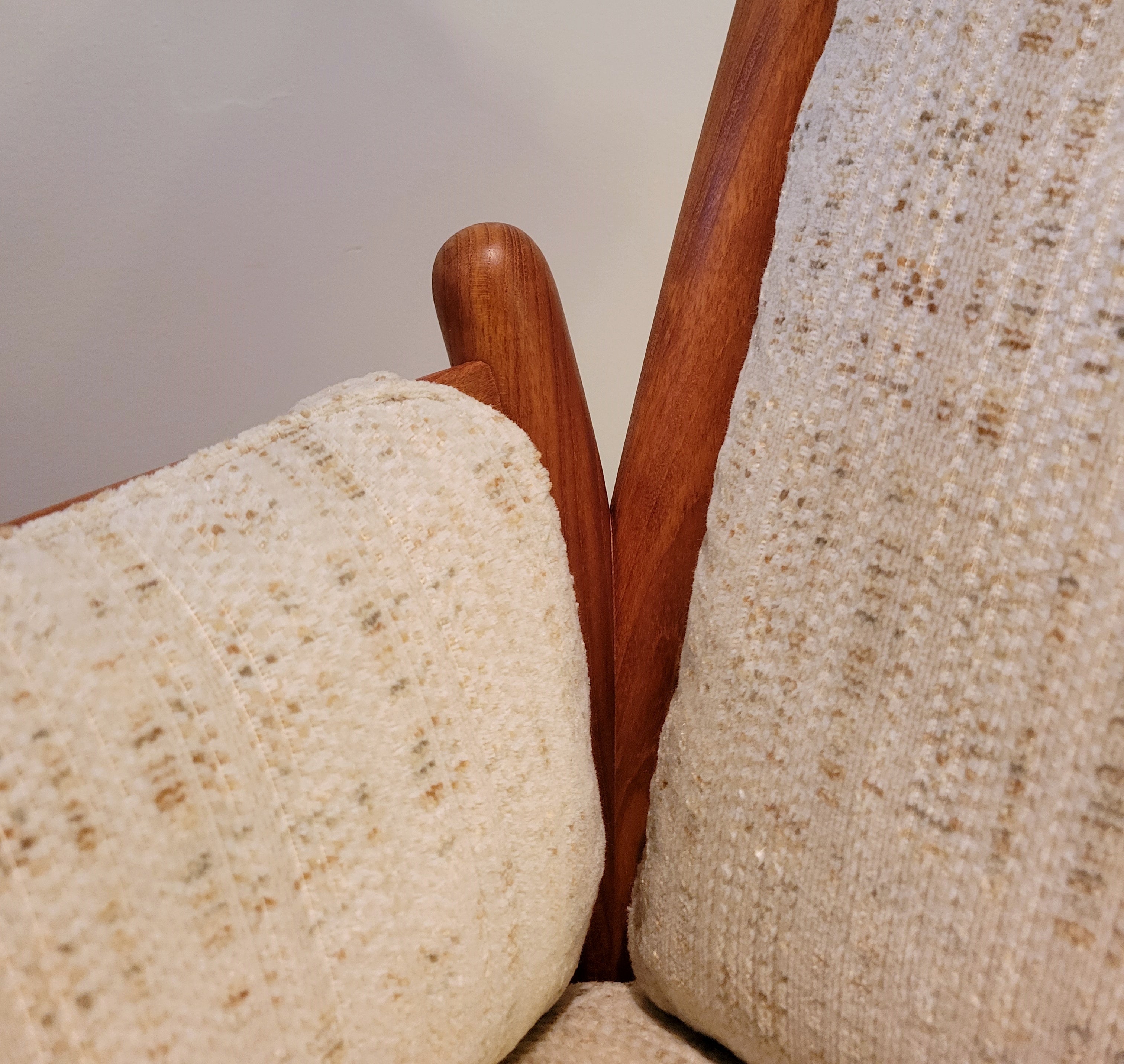 Set_of_2_Genius_easy_chairs_by_Illum_Wikkelsø_for_C.F.C._Silkeborg